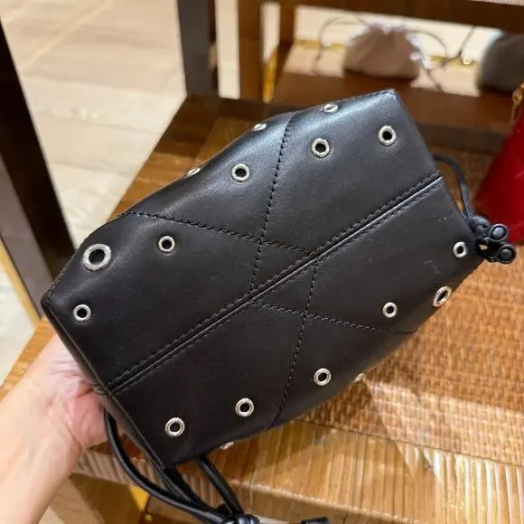 【預購】Tory Burch H041627 氣眼裝飾抽繩雲朵包