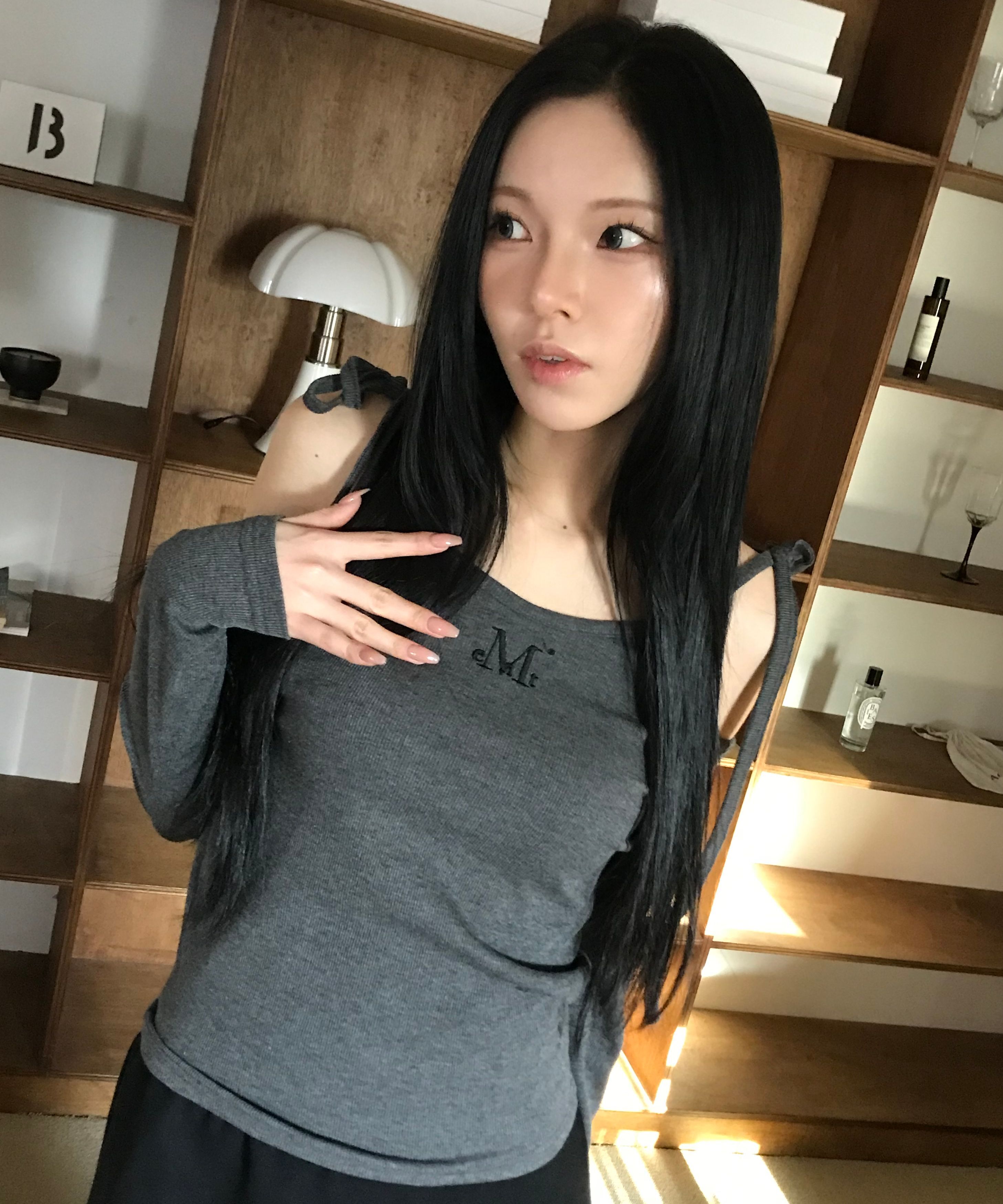 #預購 🇰🇷韓國26春夏 MUCENT 綁帶露肩羅紋長袖 3色 M17