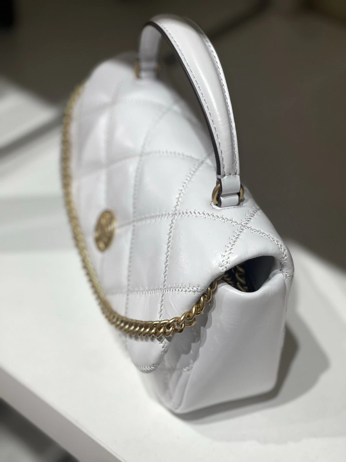 【預購】Tory Burch H041629 菱格縫線手提鏈條包