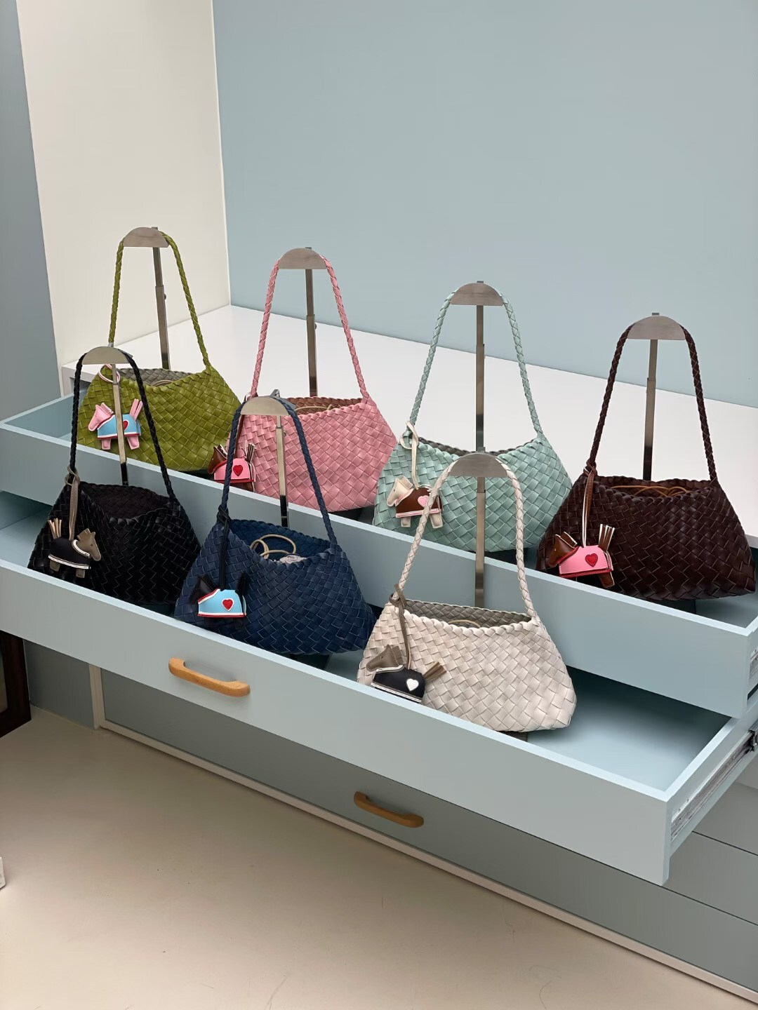 CC56 真皮小馬掛件 (優惠碼同充值購物金不適用)