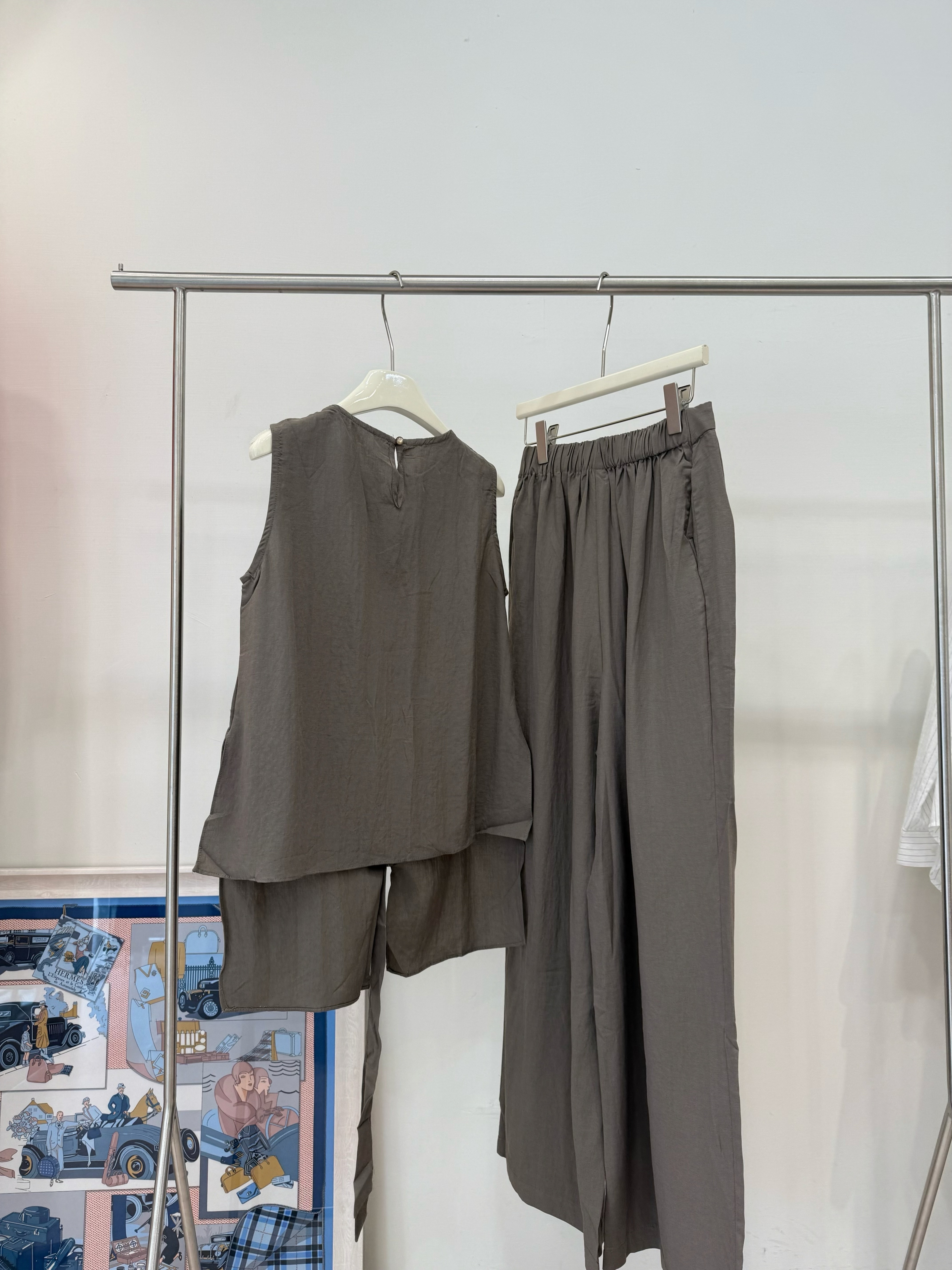 222 交叉綁帶背心+鬆弛感長褲套裝