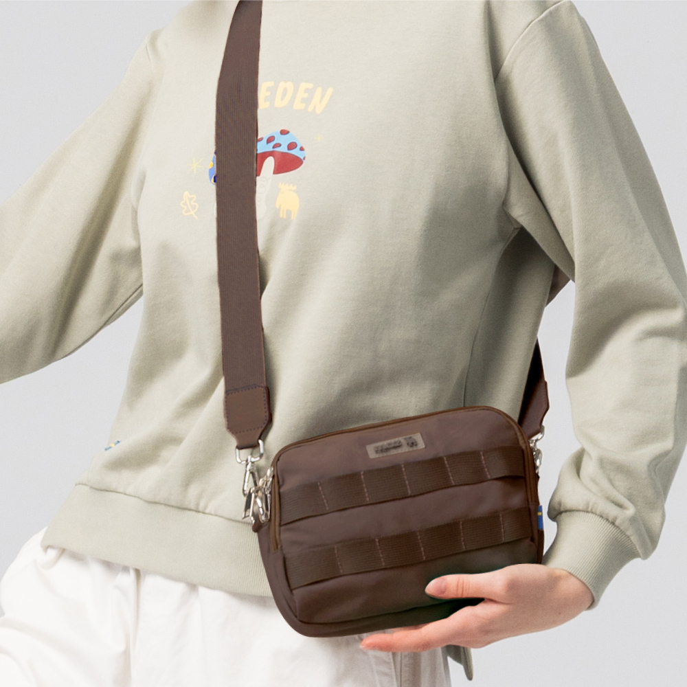 【預購】瑞典雲朵包系列｜防潑水 城市探險 斜背包(巧克力)M