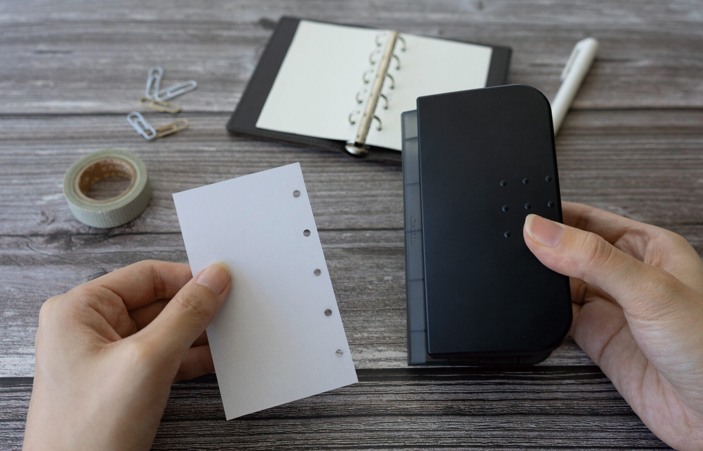 日本 CARL 萬用手冊打孔機