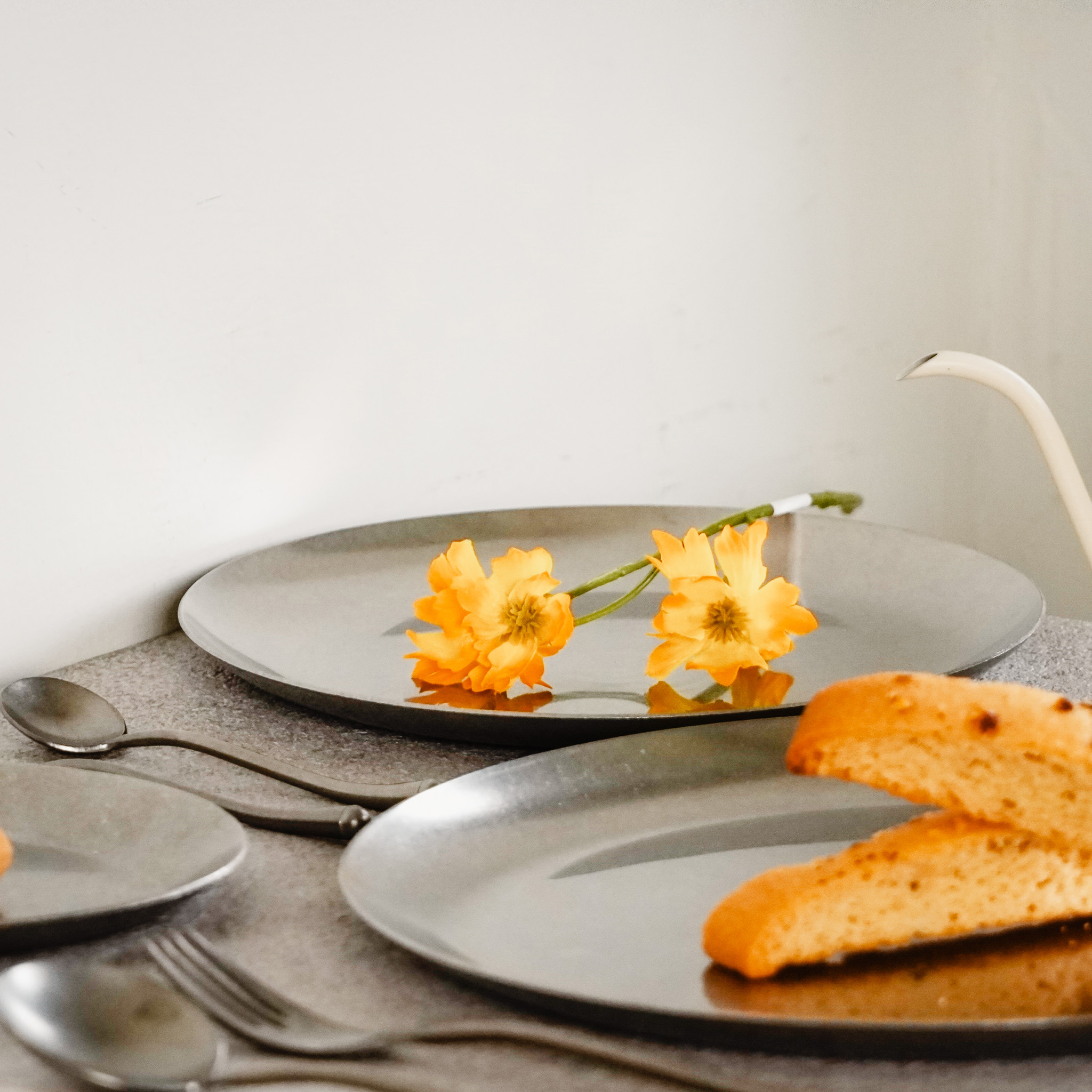 復古不鏽鋼淺圓盤 三款售