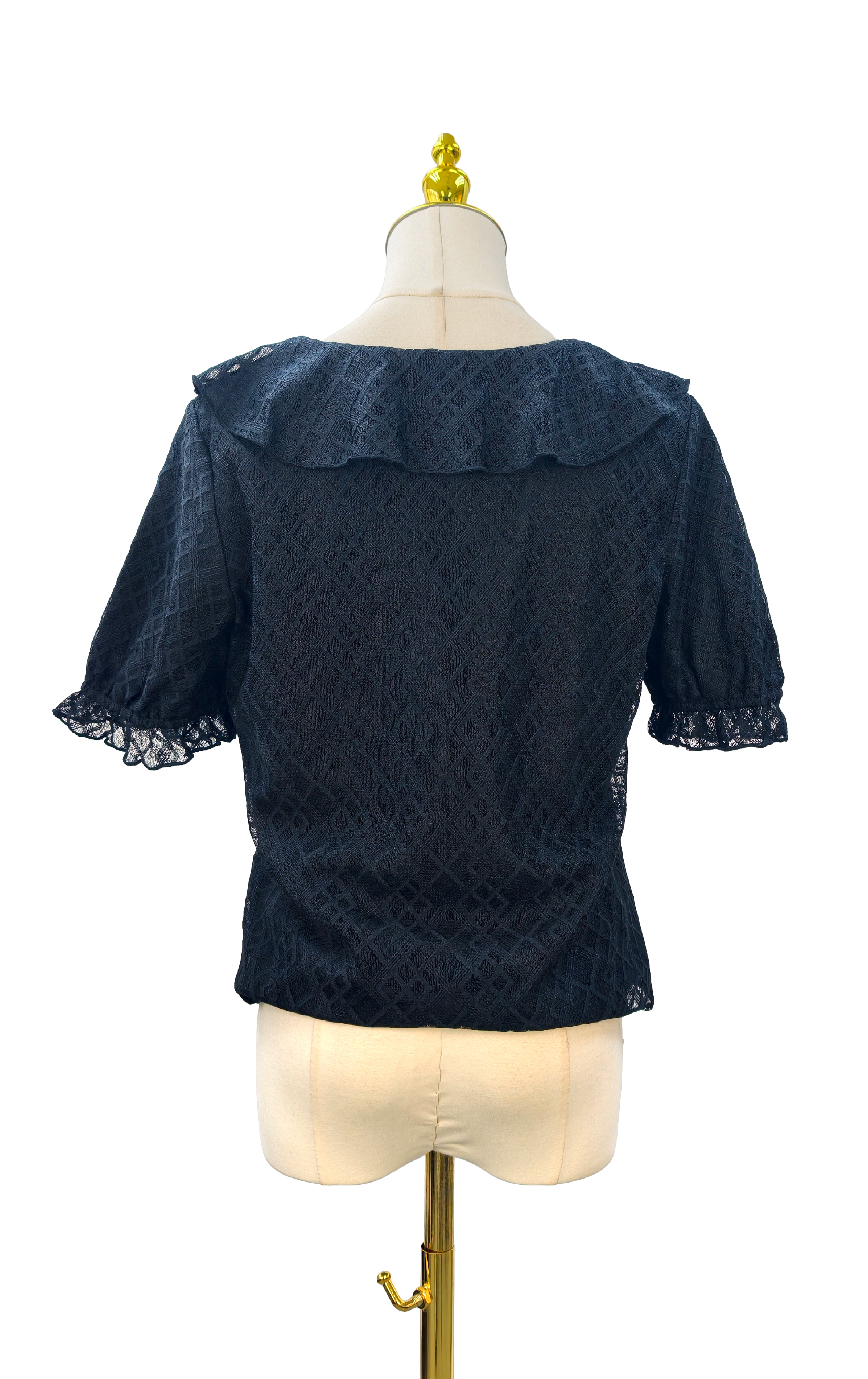 荷葉邊通花幾何蕾絲上衣 SH0407