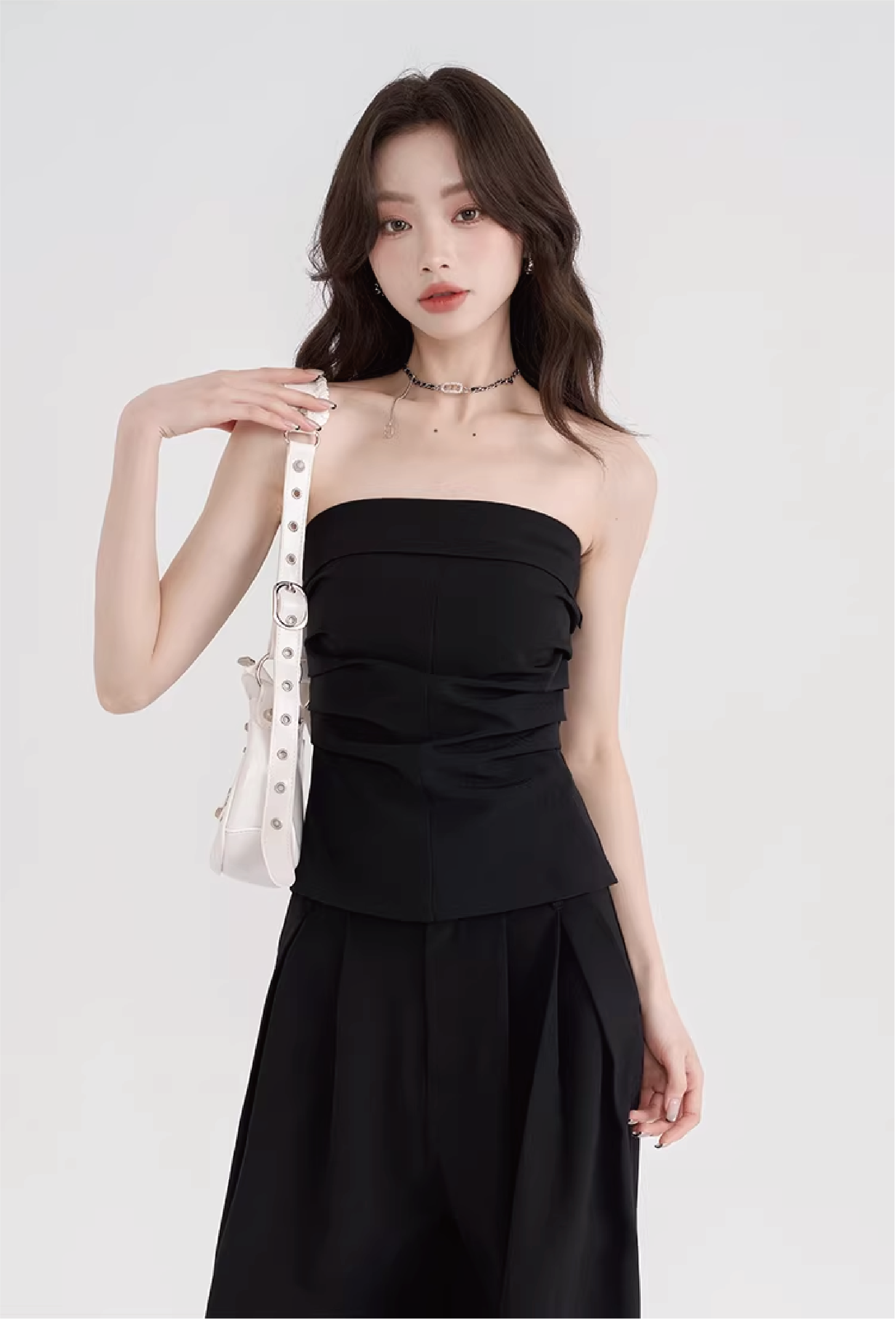 SIMPLEACTION 一字肩黑色抹胸背心