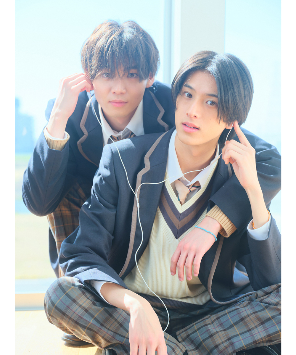 預購-【台灣角川限定特典】日劇「對比的我和你」官方視覺書【日文書】