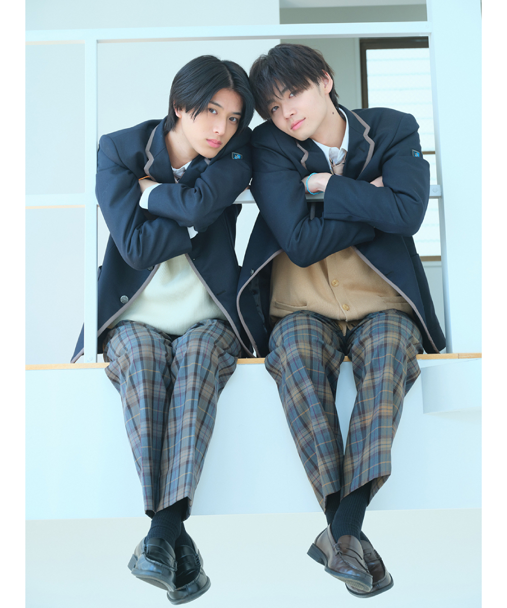 預購-【台灣角川限定特典】日劇「對比的我和你」官方視覺書【日文書】