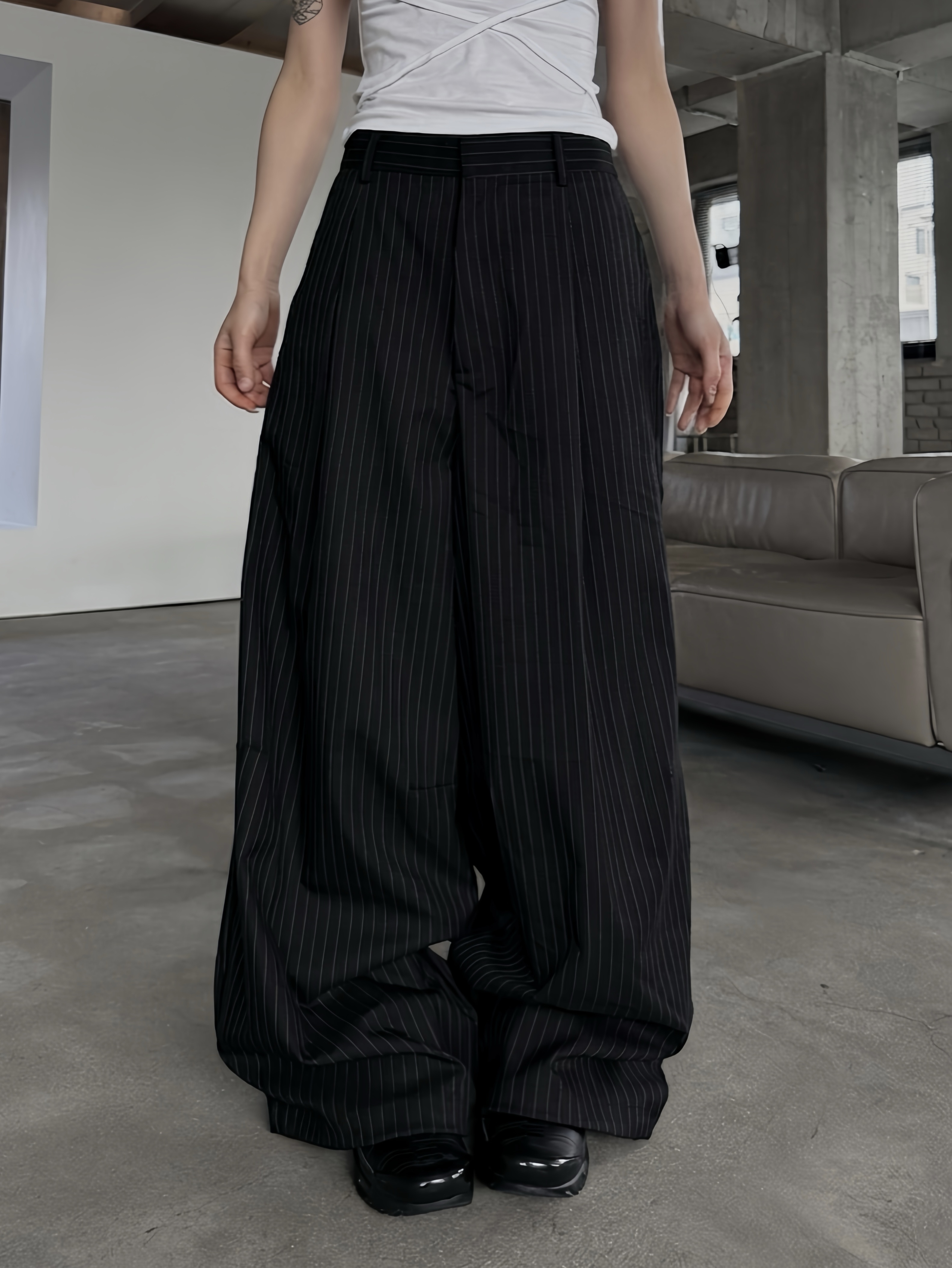 ［IDEAL MADE］細條紋 立體摺線 寬鬆落地西裝褲（黑）
