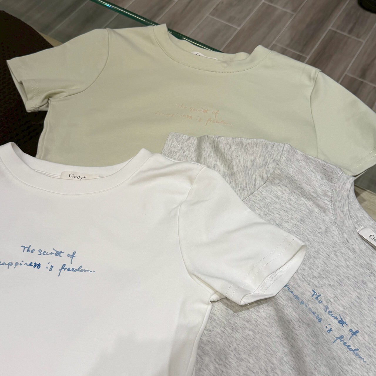 立體小字短T RCH2384