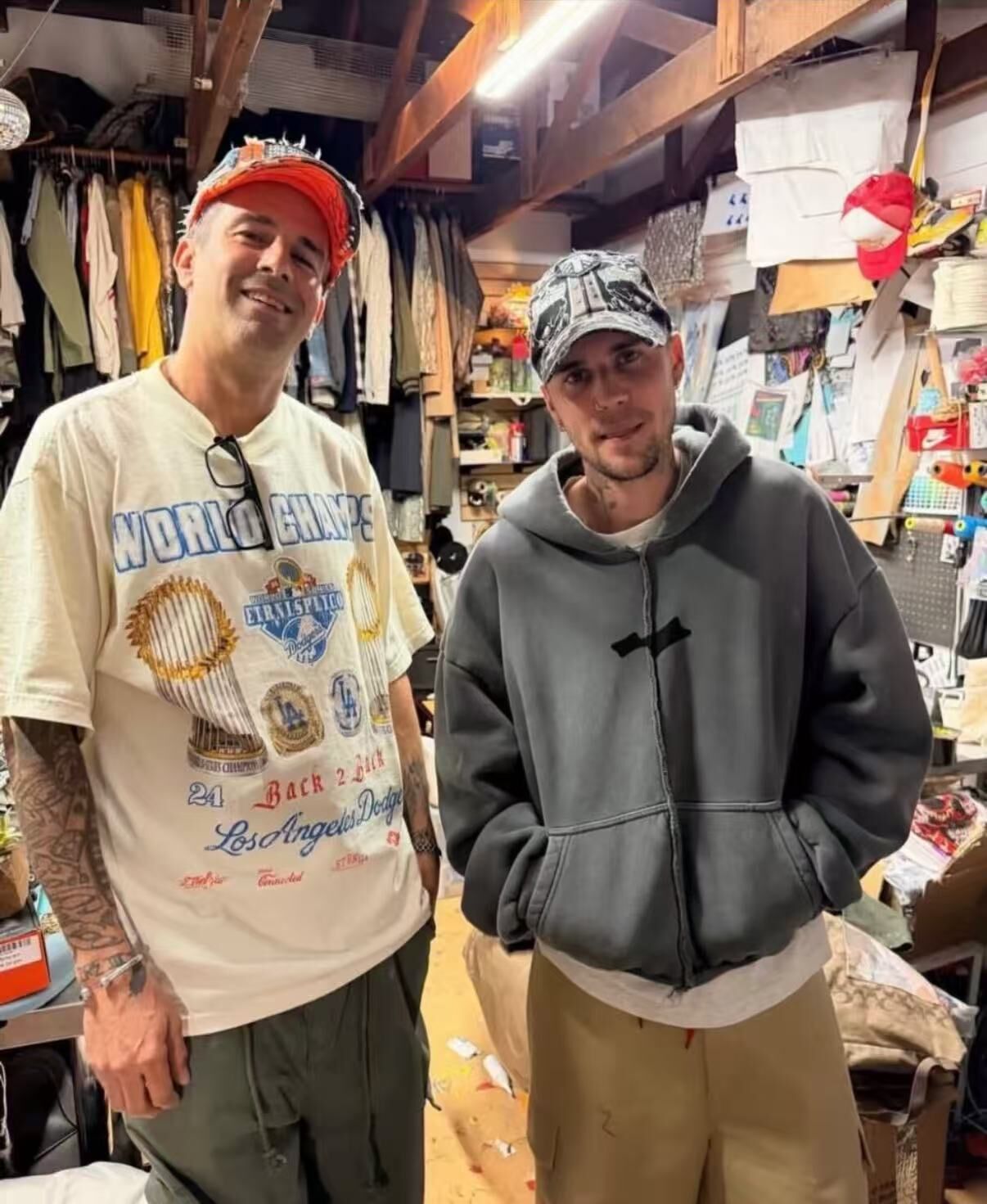 <全新品牌>Justin Bieber Skylrk No Zip Hoodie 水洗 仿舊 寬短 帽T 灰黑色