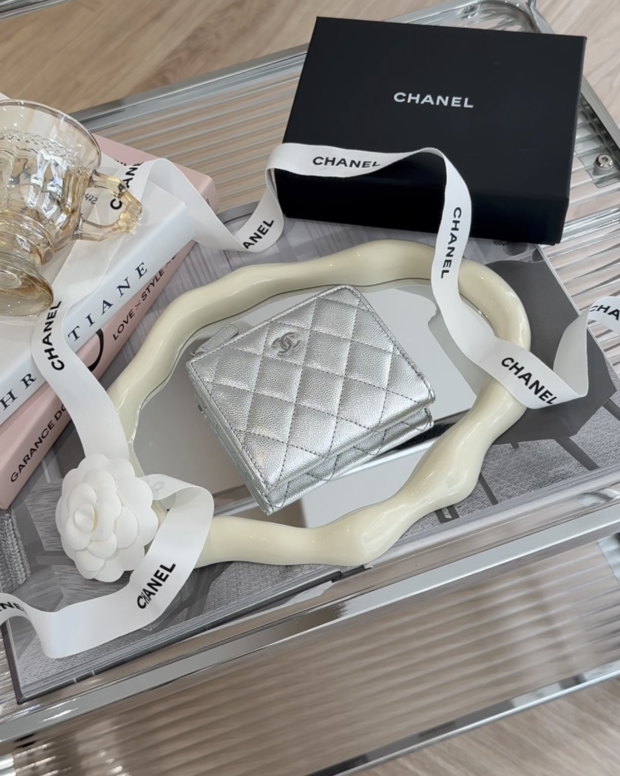 CHANEL｜荔枝L型拉鍊短夾 銀色