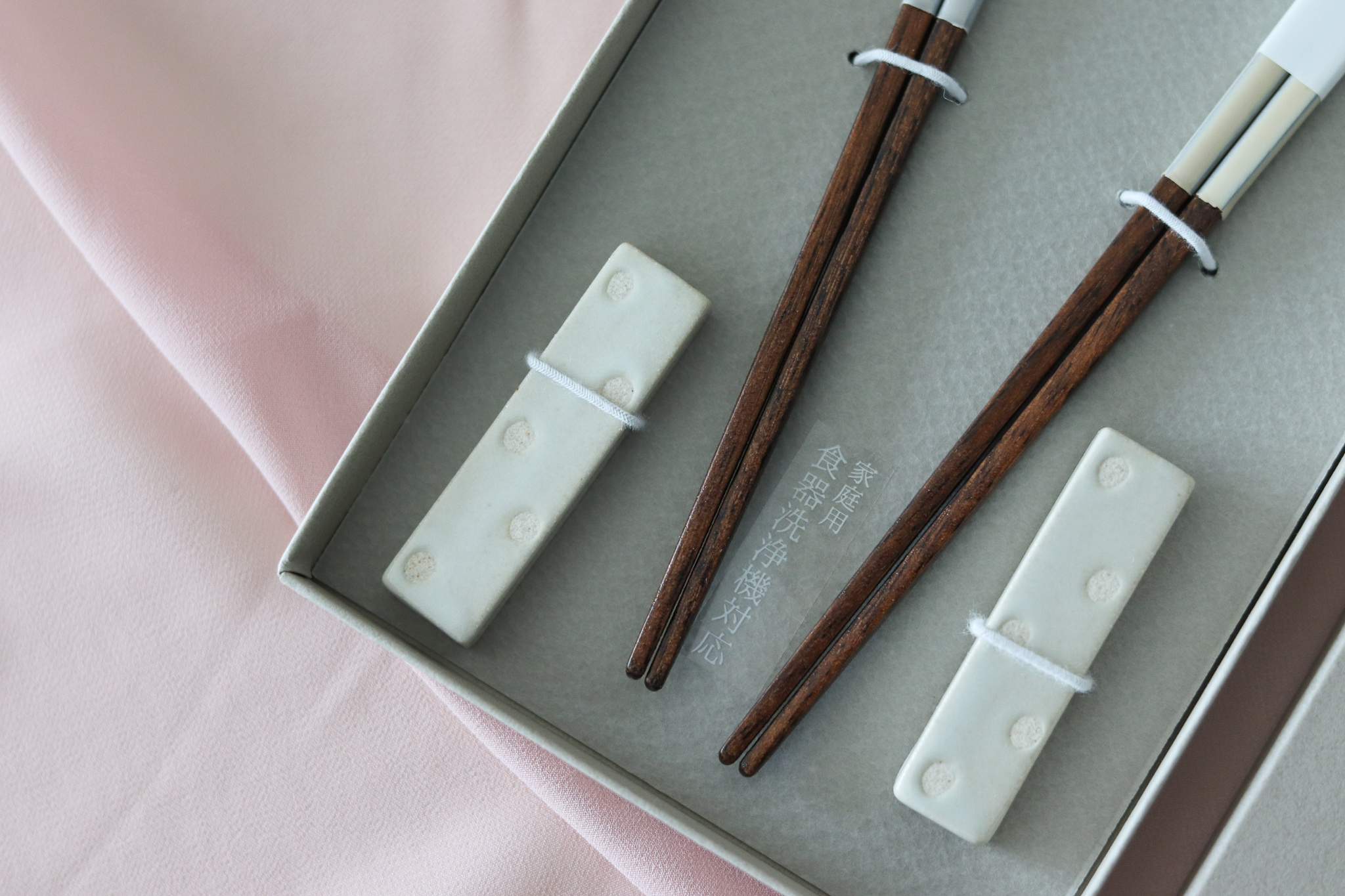 日本 Natural Day 夫妻筷+點點筷架 禮盒組  新婚禮物 喬遷禮