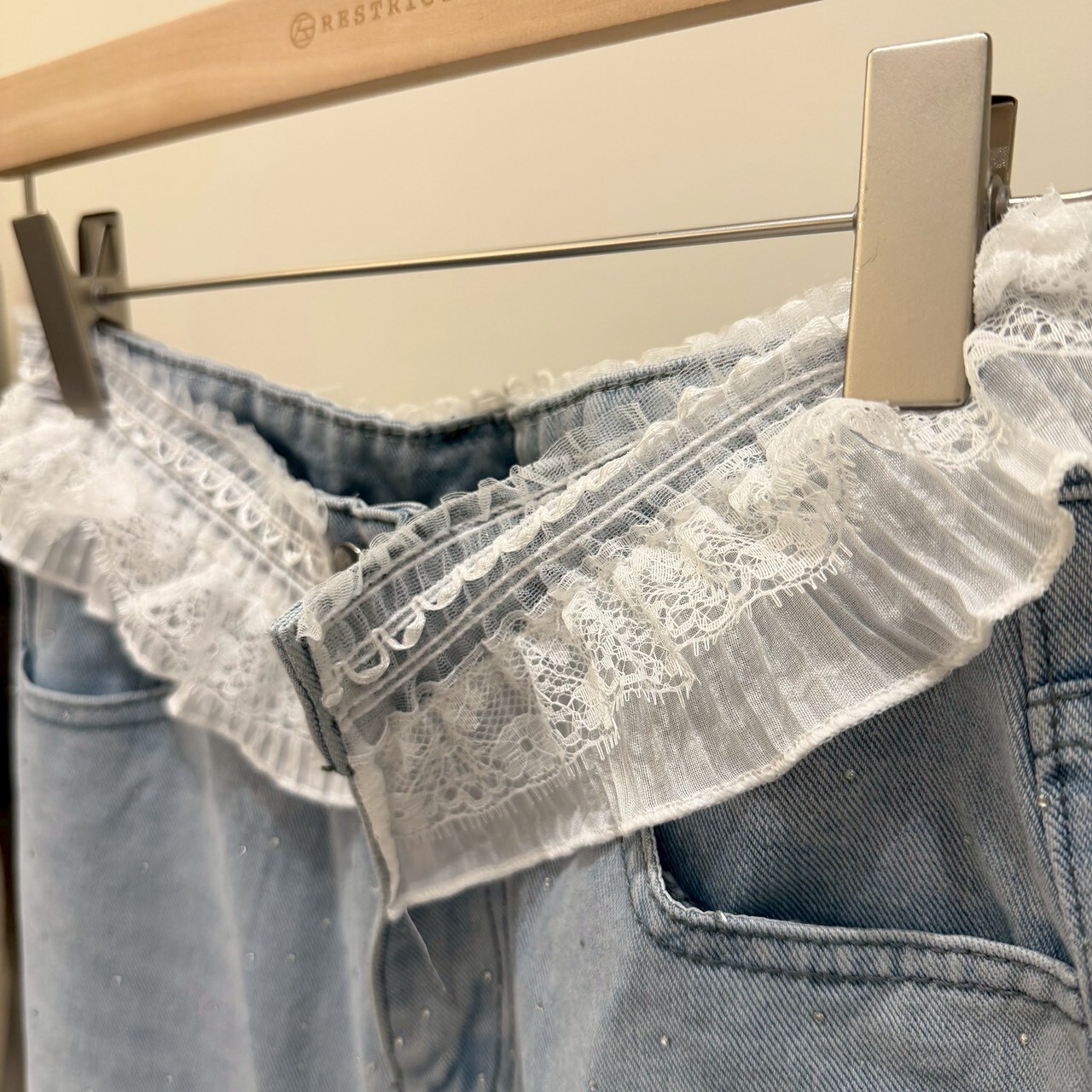 貼鑽蝴蝶牛仔長褲 RCH102