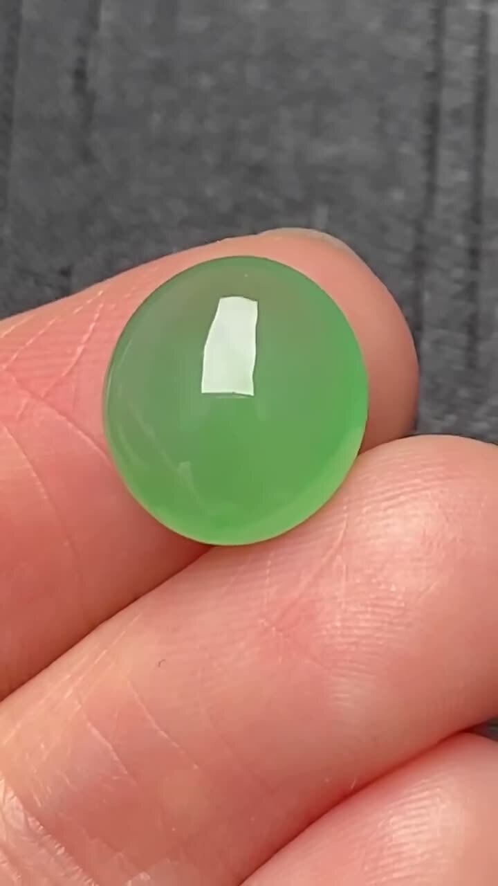 32947 翡翠高冰綠蛋面