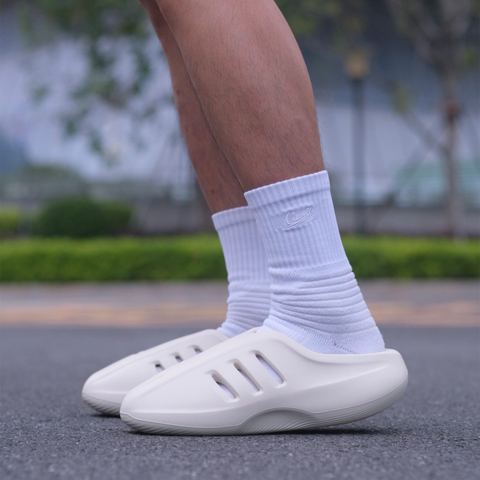 adidas Adifom IIInfinity Mules 穆勒鞋 拖鞋 懶人鞋 防水 一體成型 未來感 流線 Yeezy 米白 奶茶 JH6766 JS4706