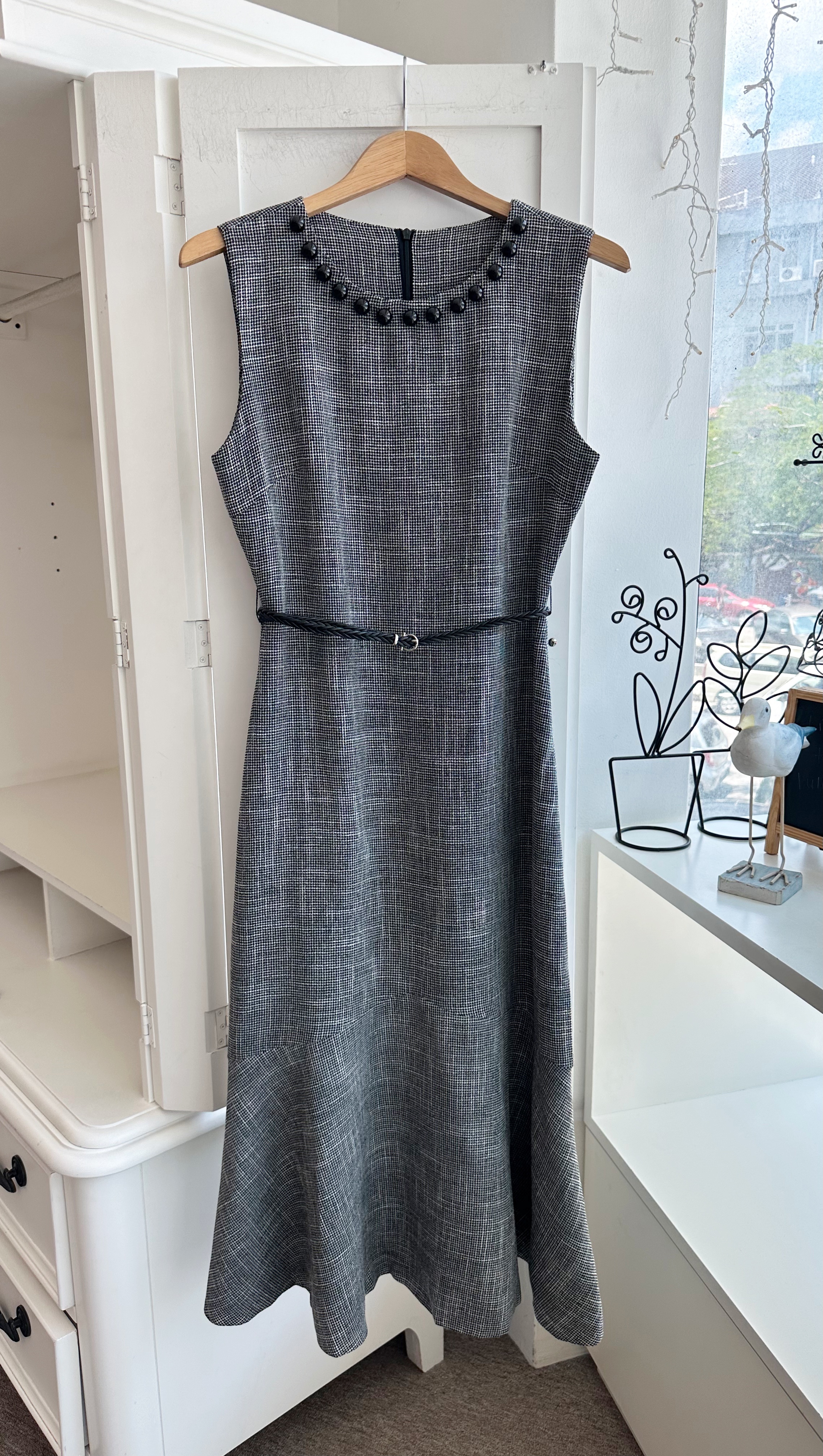 SLEEVELESS CHECKED PENCIL DRESS WITH MERMAID HEM