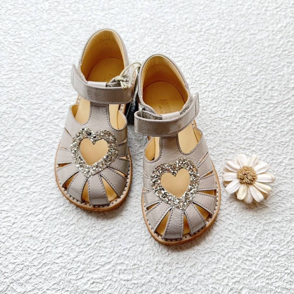 ANGULUS 魔鬼氈愛心亮片鏤空涼鞋 Heart sandal with sparkling glitter heart - Sand/Champagne