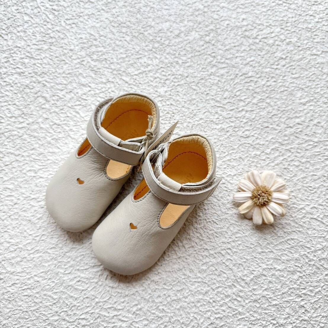 ANGULUS 魔鬼氈愛心學步鞋 Prewalker with heart and velcro closure - Oatmilk