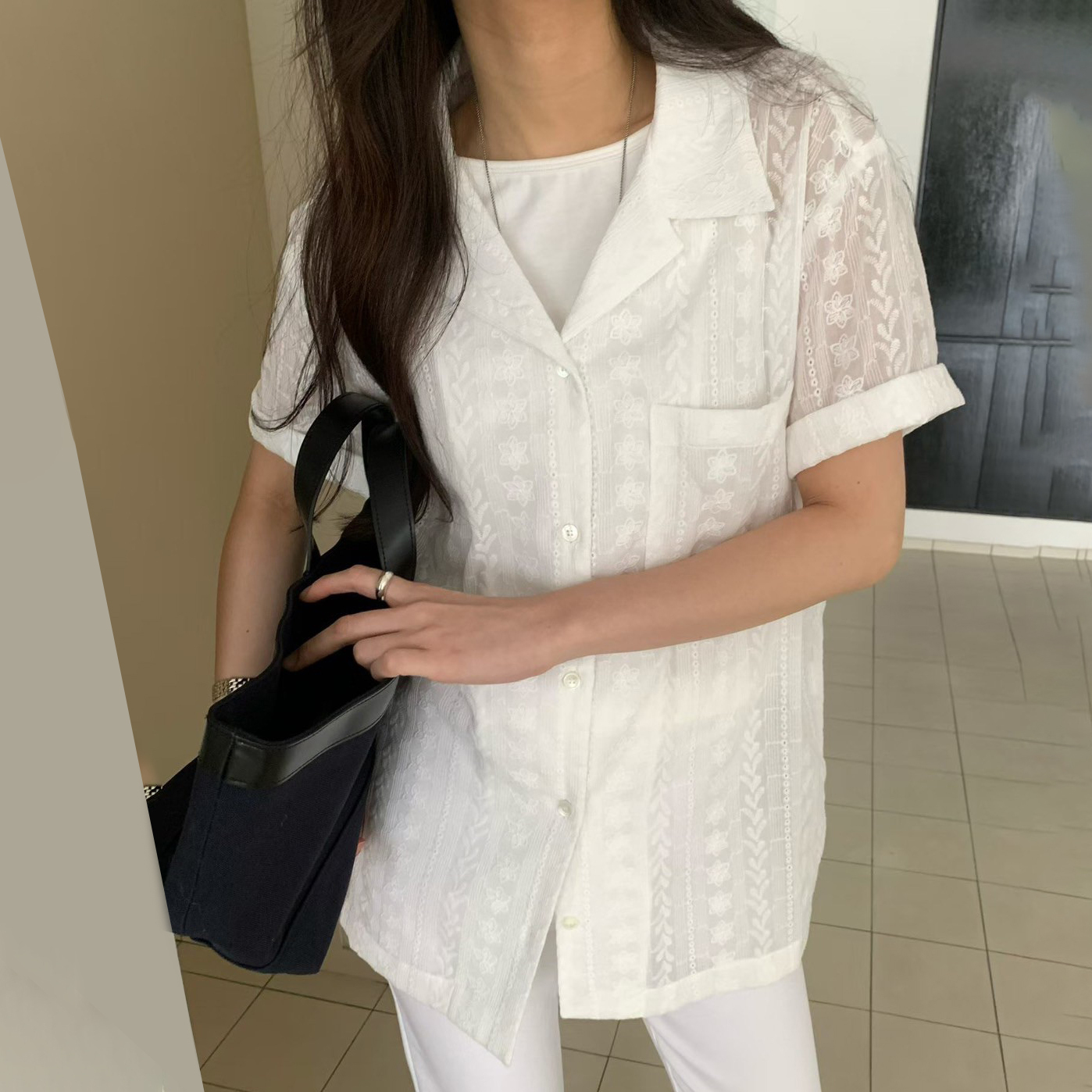 雲朵白透膚蕾絲織紋感翻領襯衫罩衫