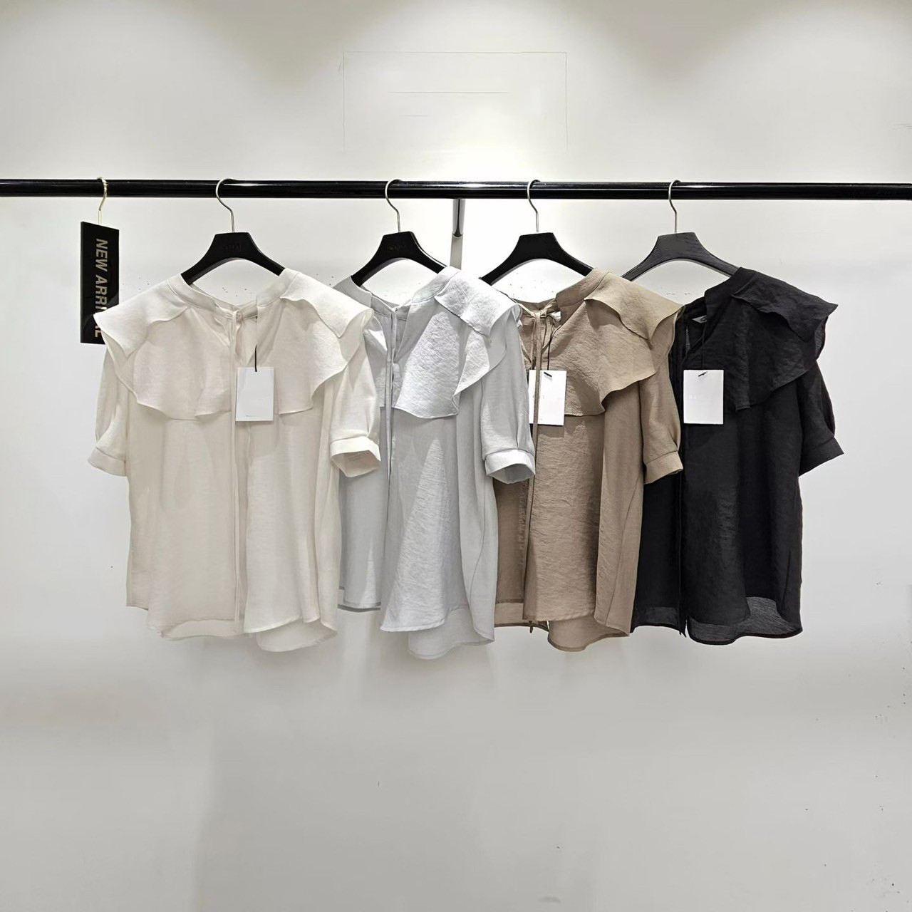 雙層荷葉滾邊綁帶造型排釦圓領上衣 / 4色