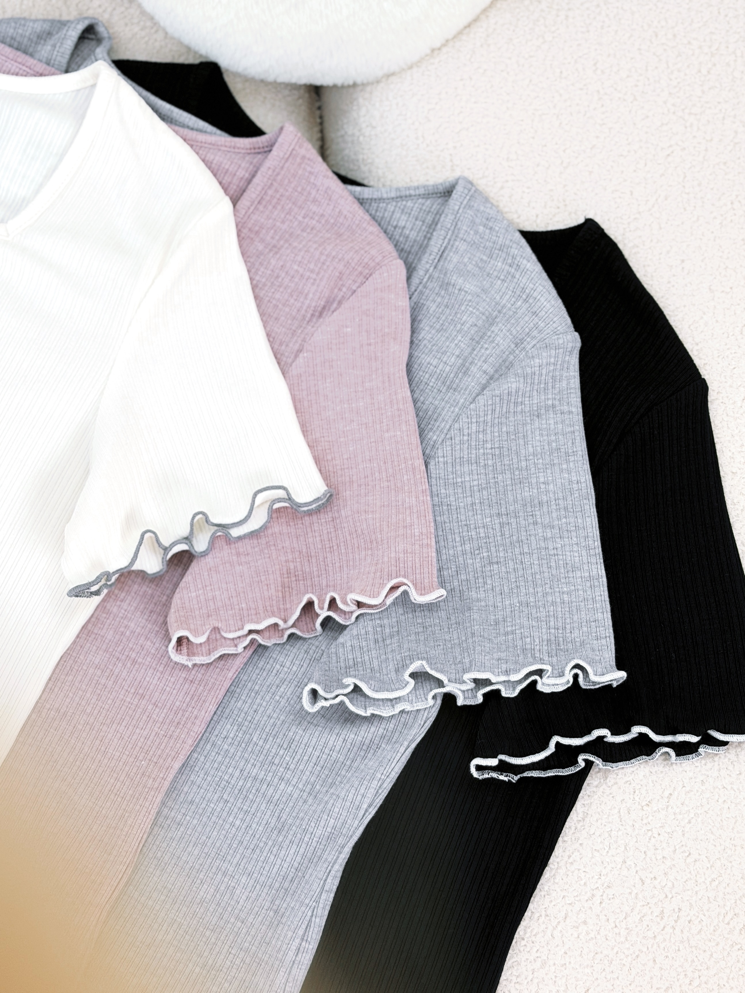 四色 / 方領坑紋滾邊短袖上衣 / Square Neck Ribbed Lettuce Edge Top