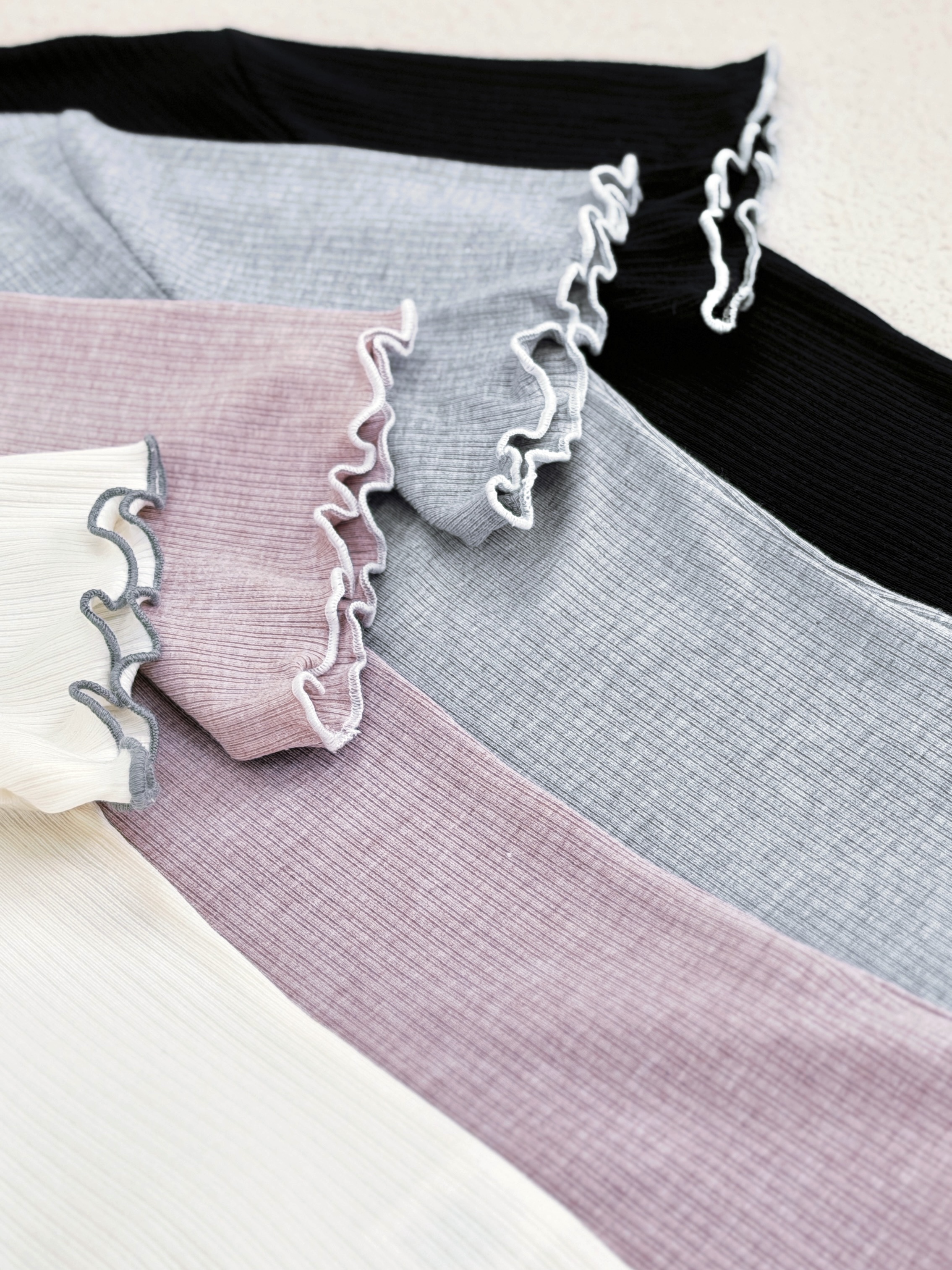 四色 / 方領坑紋滾邊短袖上衣 / Square Neck Ribbed Lettuce Edge Top