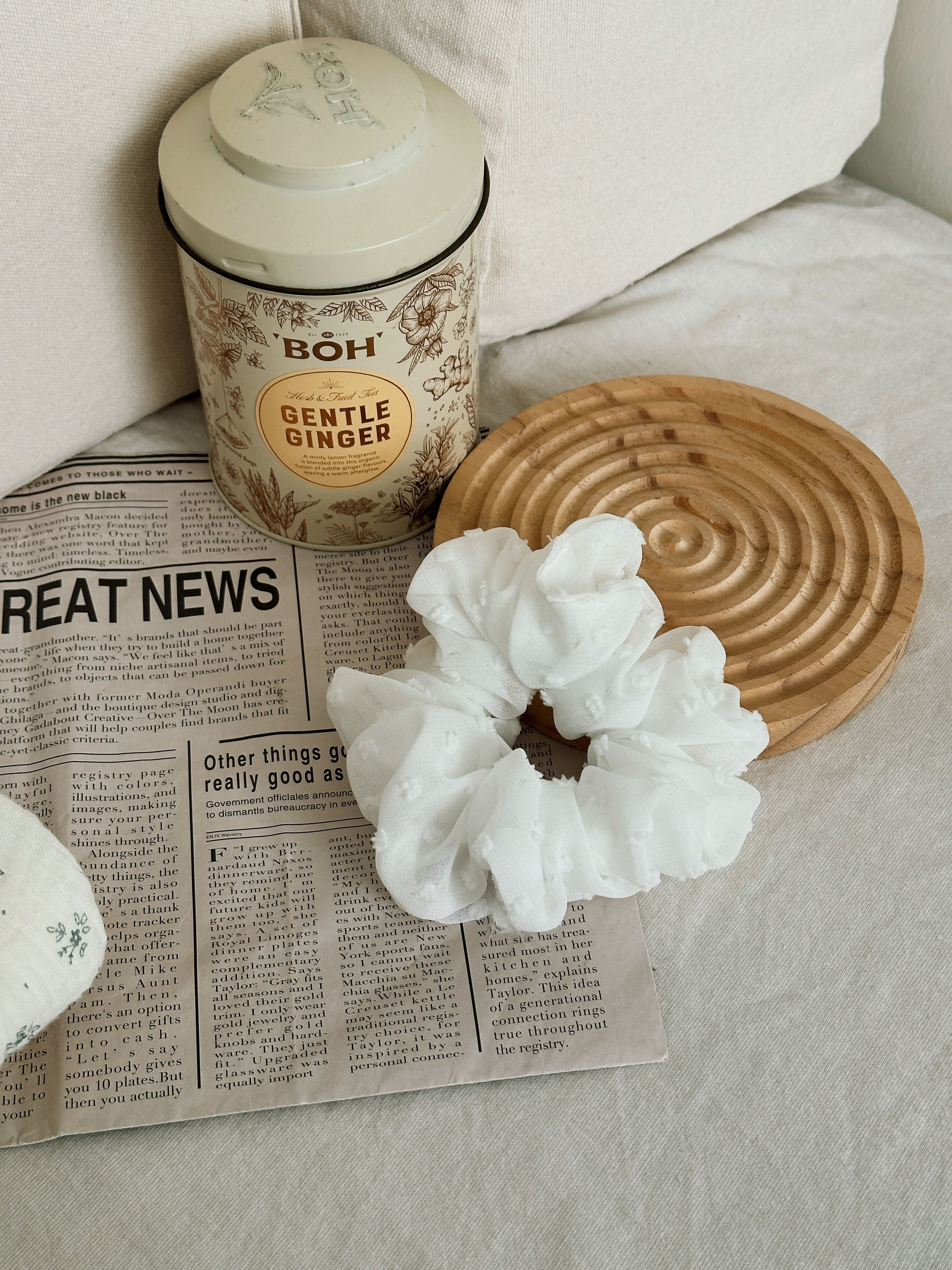 White Dot  Scrunchies - D138