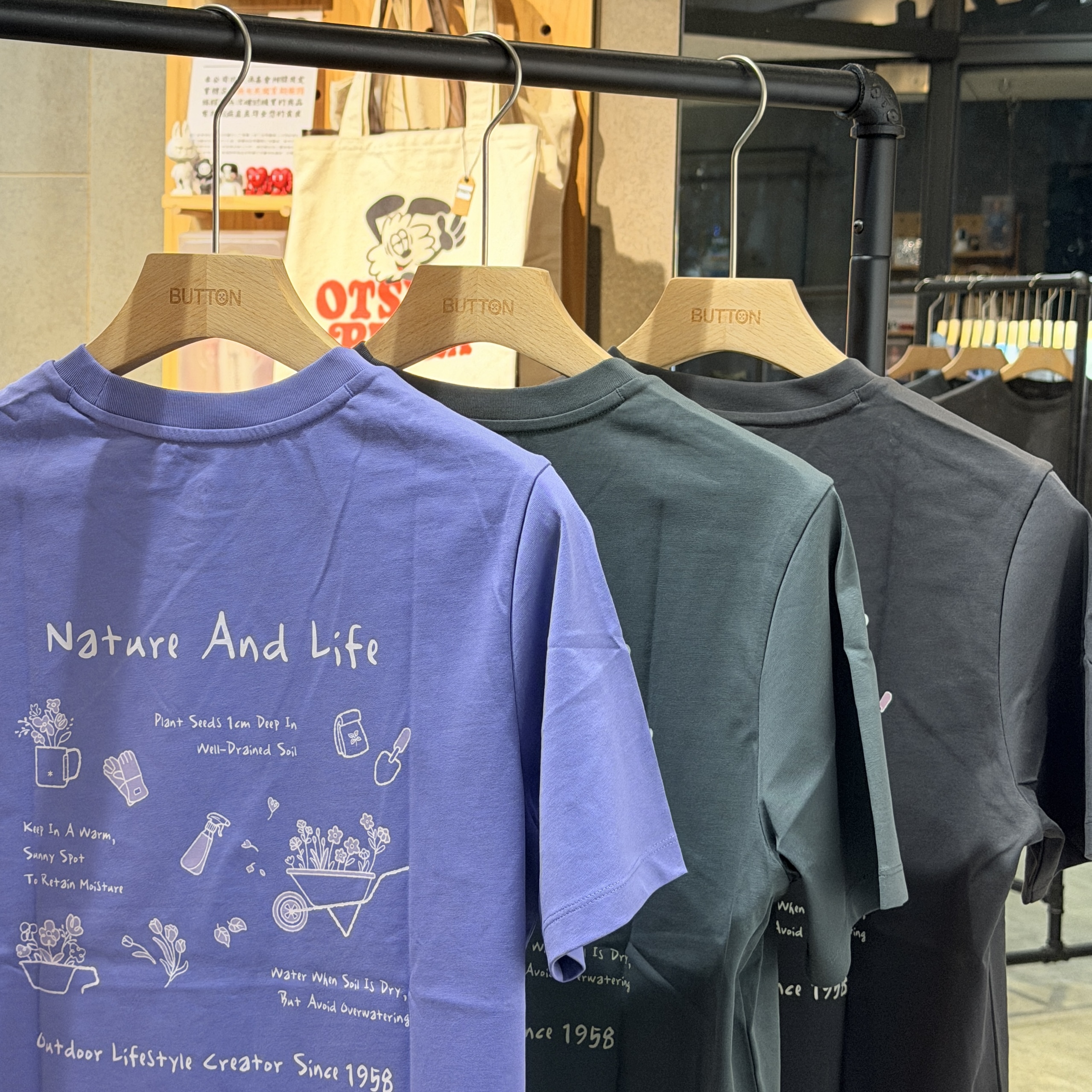 【現貨】Snow Peak Aerocool Women Gardening Graphic Short Sleeve T-shirt 女款 園藝圖樣 短tee S26MWFTS23