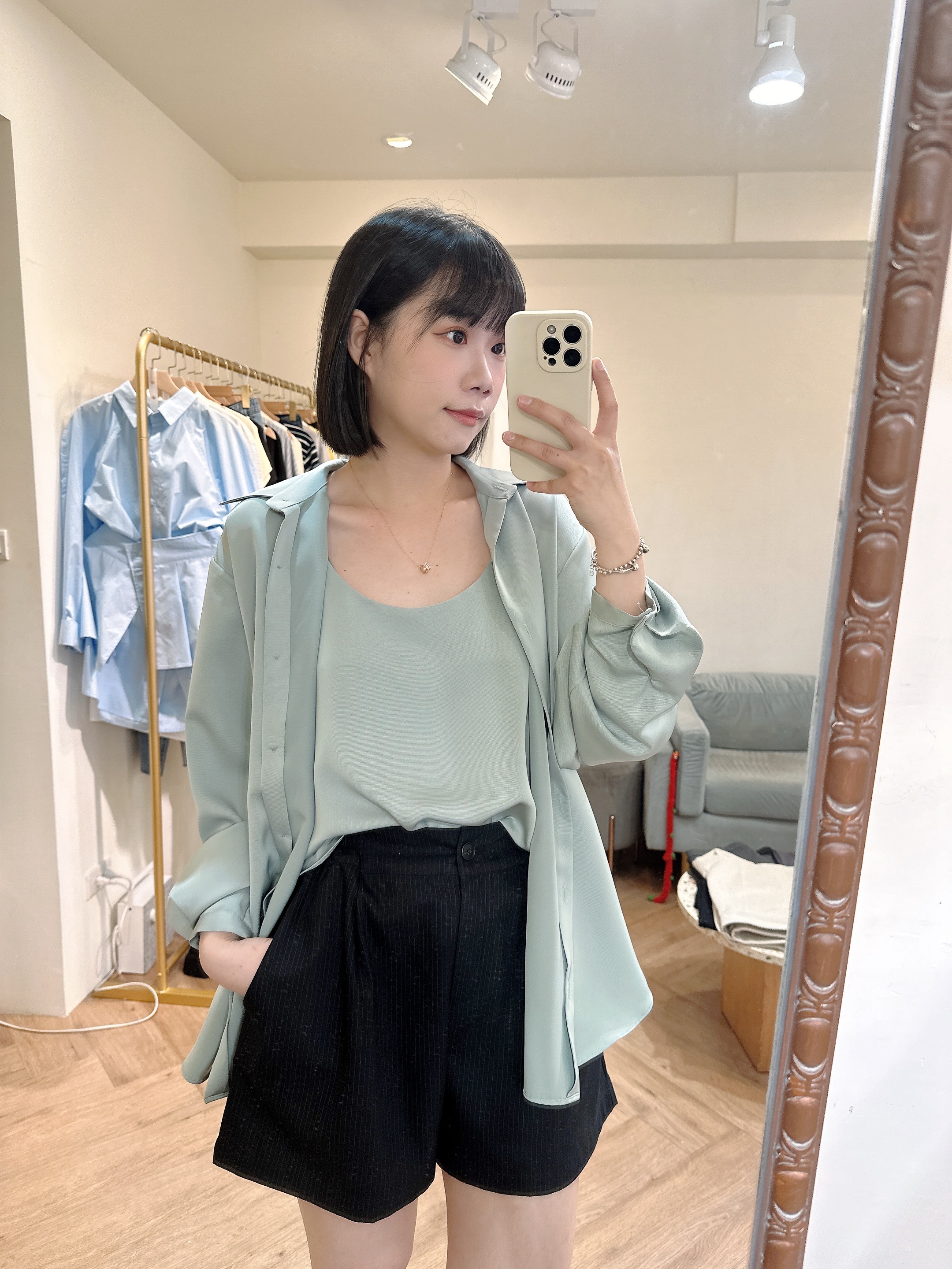 兩件式緞面背心襯衫