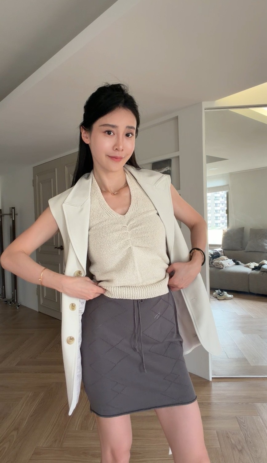 ｜韓國｜掛脖綁帶抓皺背心