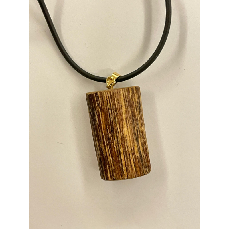 MAS-LLG0417-040 悦香西馬沉香Hirta 隨型牌 (B10)