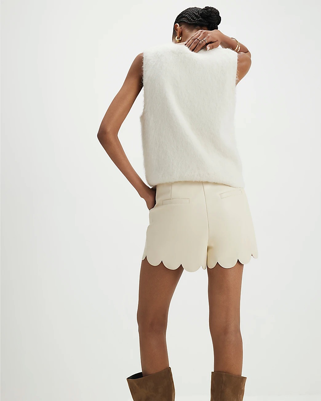 Cream奶油白色貝殼花邊 Vegan皮革短褲