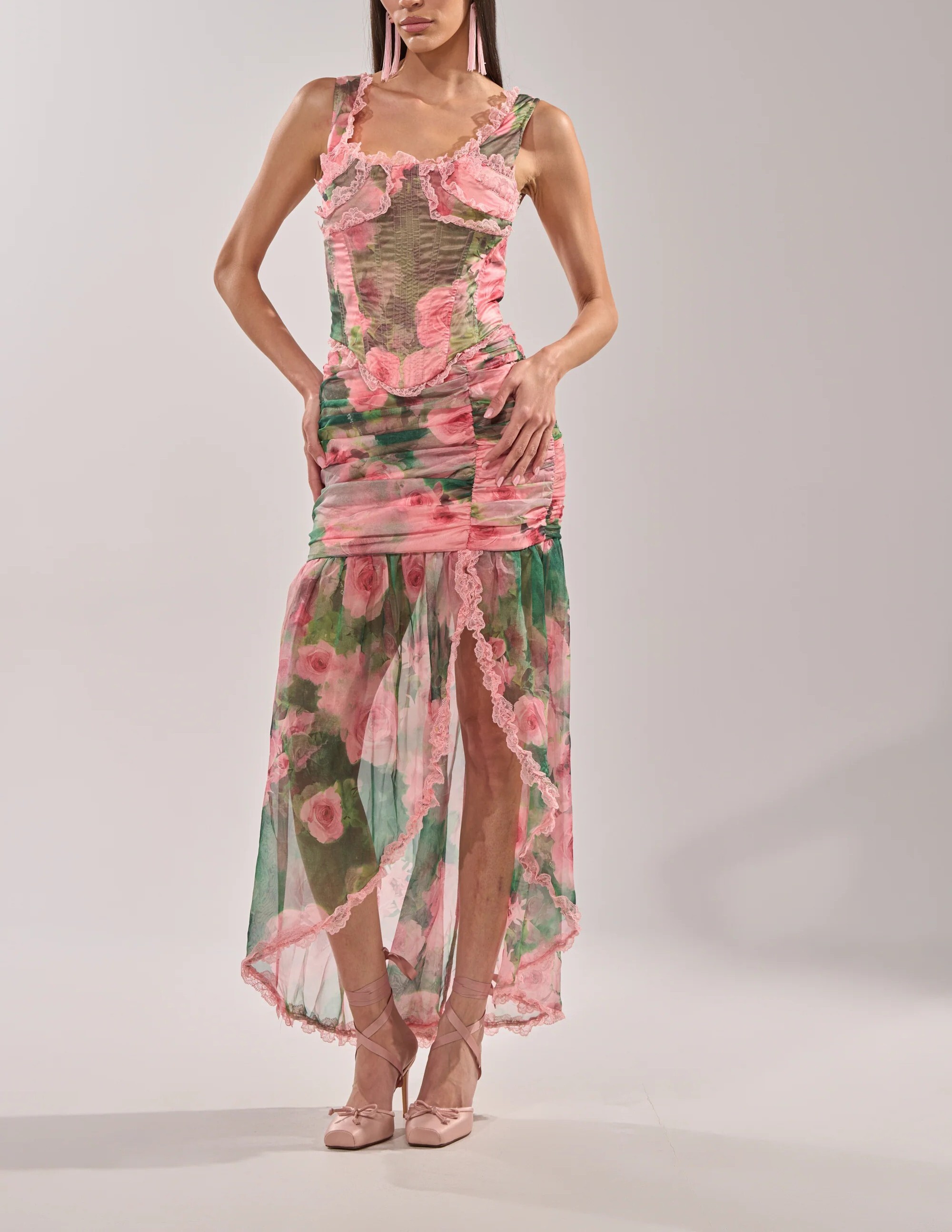 Pink Floral粉紅色緞面印花蕾絲荷葉飾邊馬甲上衣+ 抽縐網紗蕾絲Maxi Skirt套装