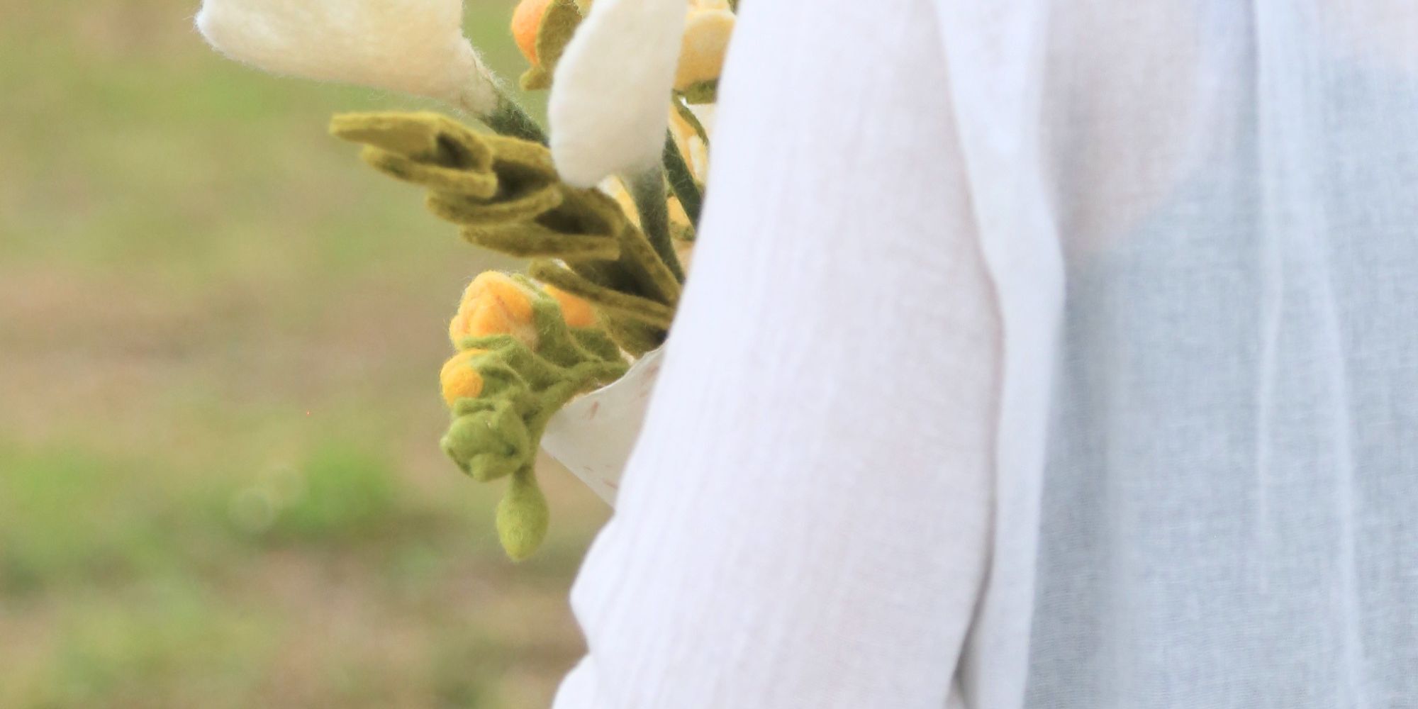 送媽媽一朵羊毛氈永生花,淡雅的小蒼蘭,提醒媽媽給自己留出一點優雅的餘裕。