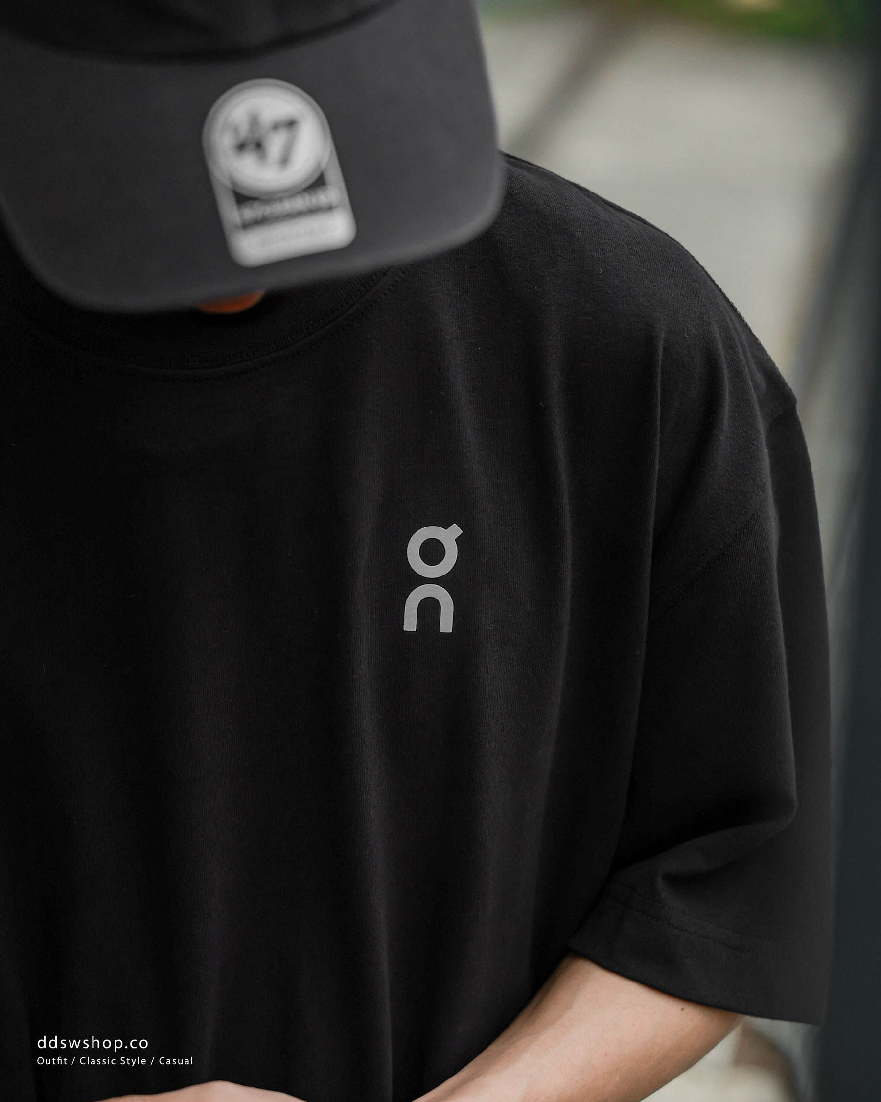 "現貨" On Club T-Shirt 極致親膚 柔軟 寬鬆 素面短袖