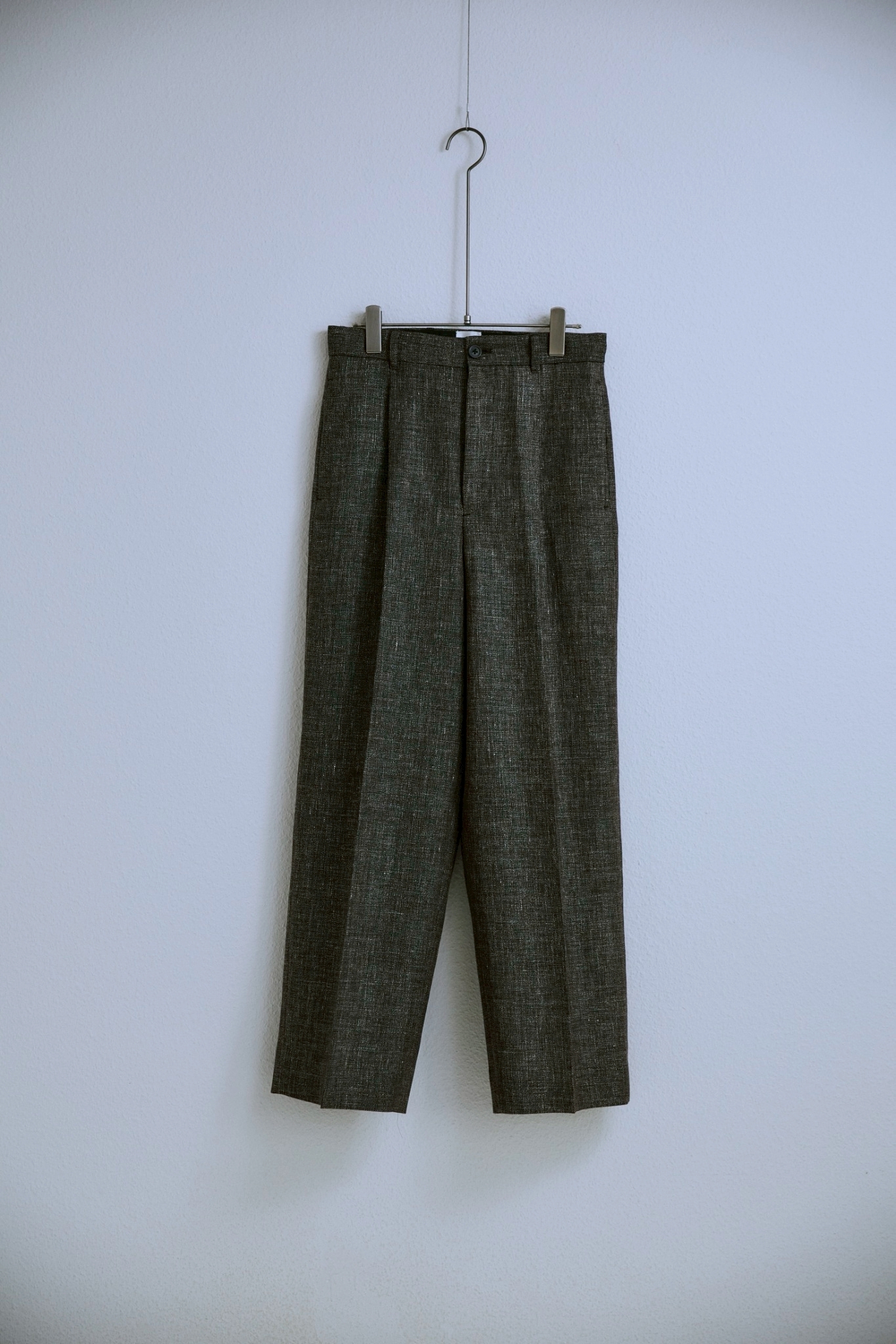 BISOWN - WOOL LINEN 1TUCK SLACKS / MIX BLACK