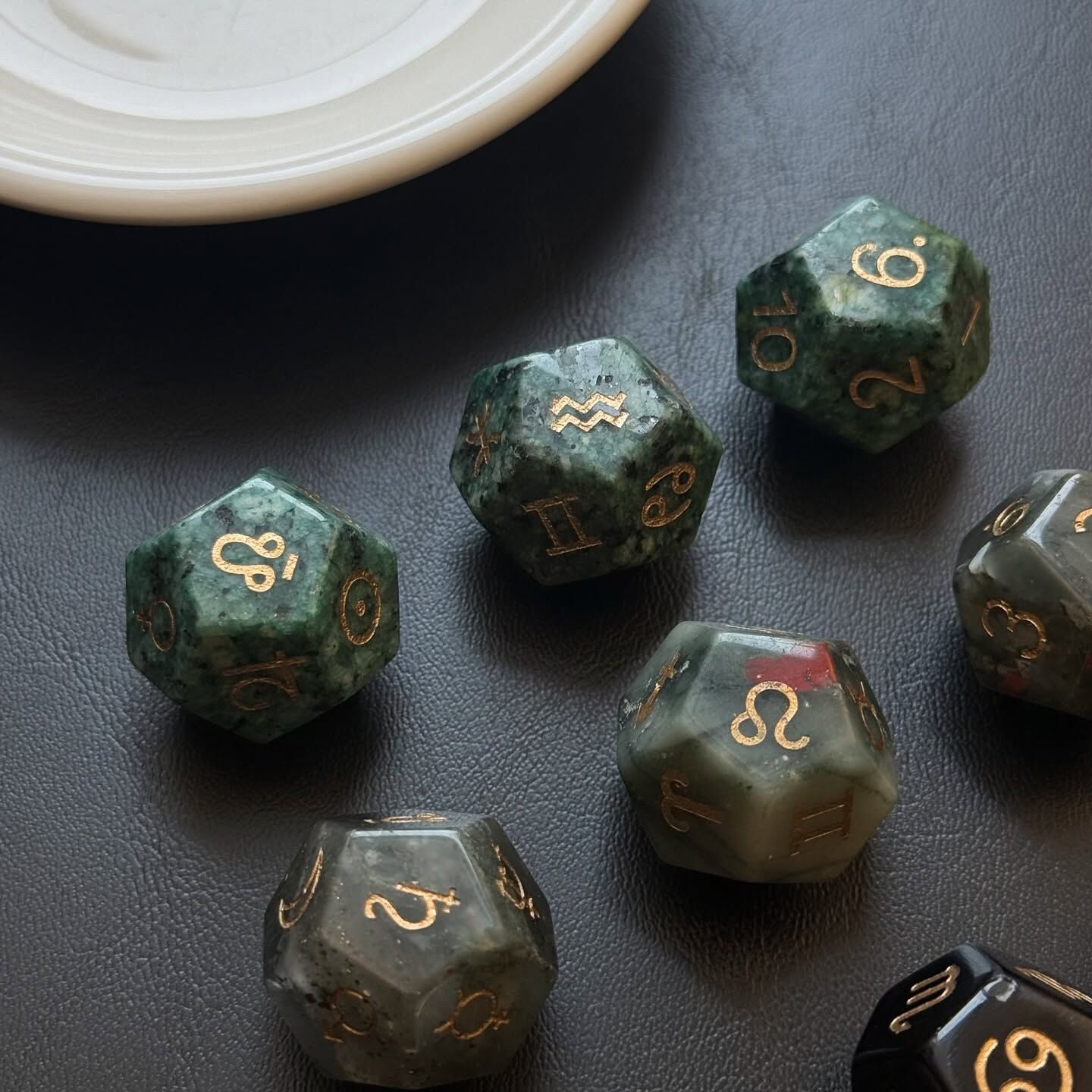 [原石] 水晶占卜骰子 占星骰子 祖母綠、龍血石、黑曜石