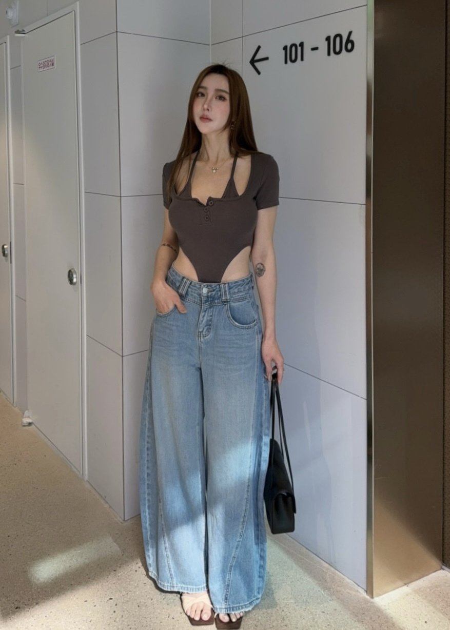 後設計帶軟布彎刀牛仔褲