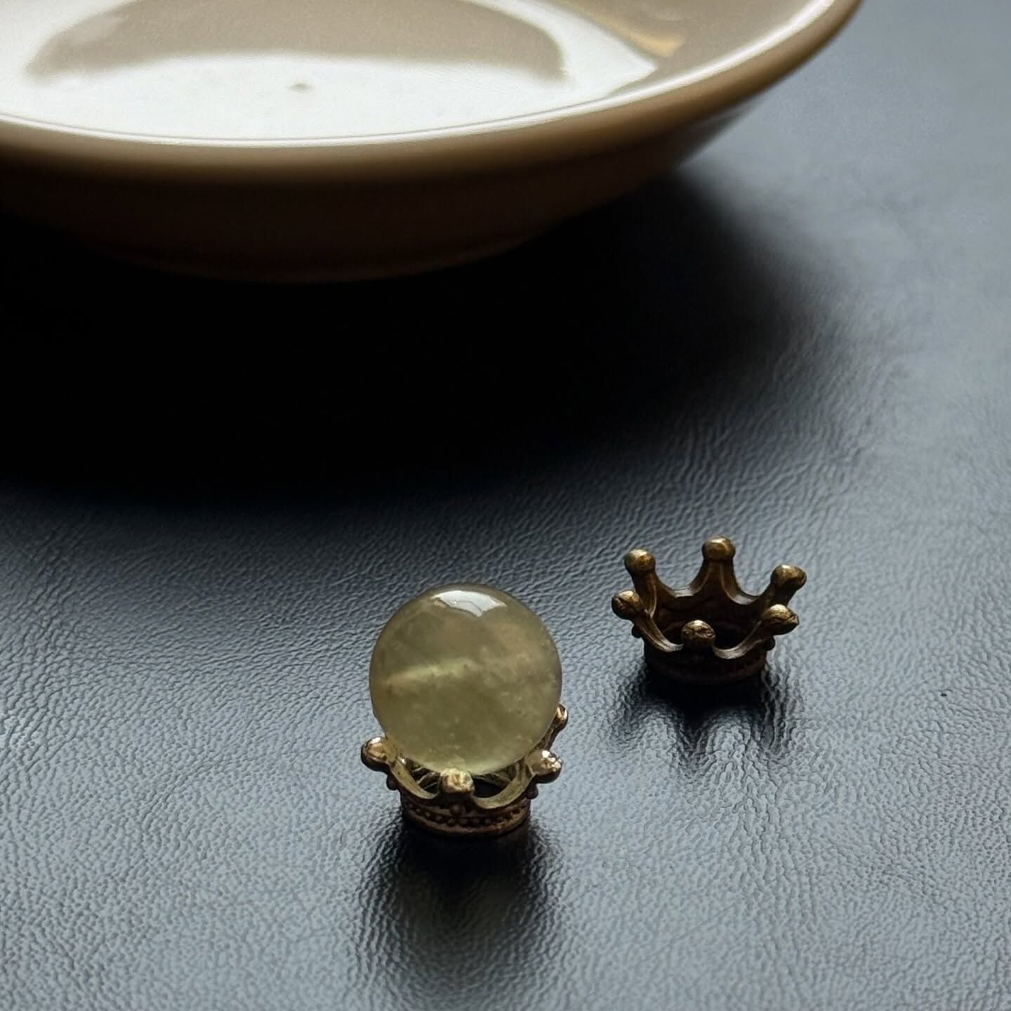 [原石] 小皇冠 水晶小球底座