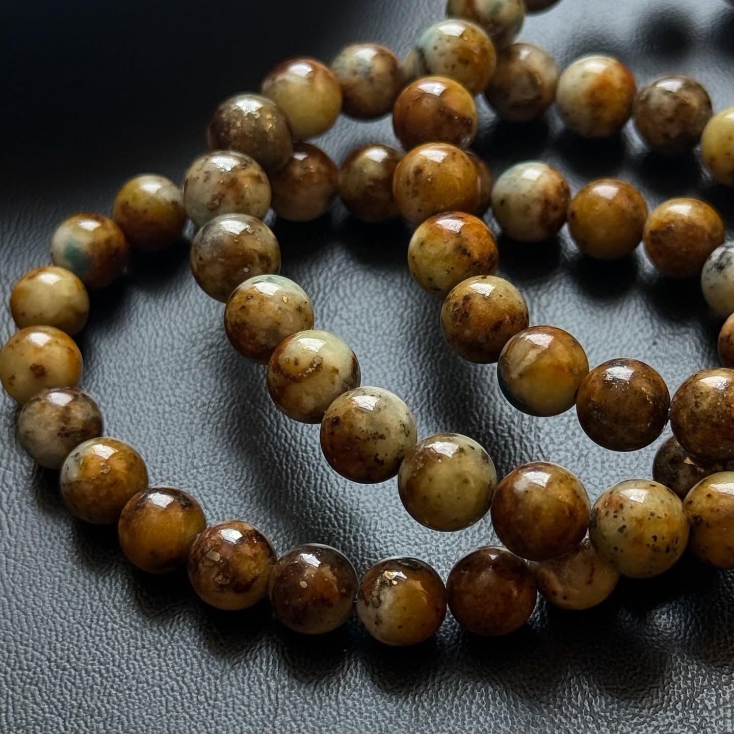 [原石] 白鐵礦共生瑪瑙和一些些藍銅 水晶手串