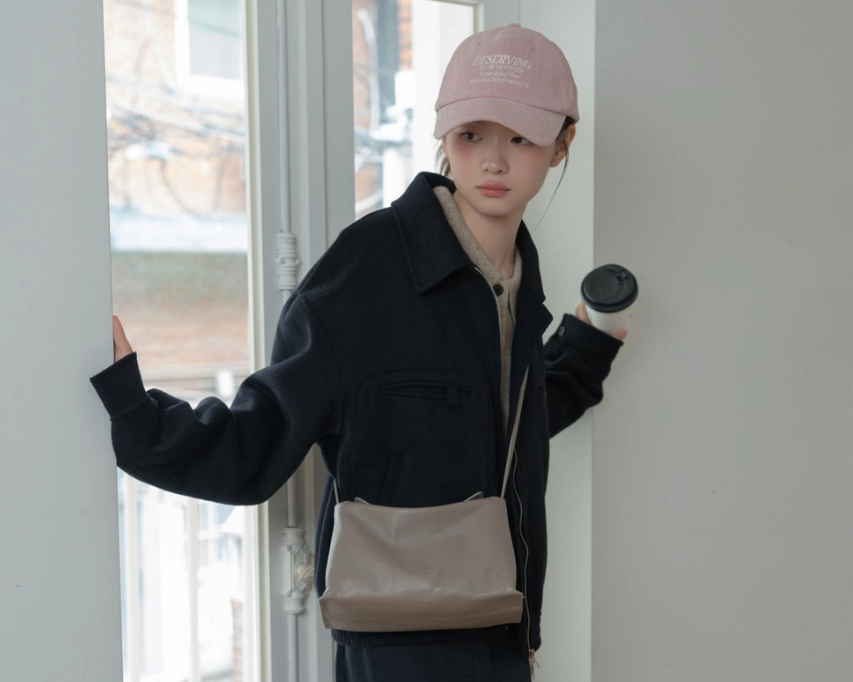 YE061 bucks&leather Pillow 枕頭包 (M size) 羊皮 25*15 底寬12cm