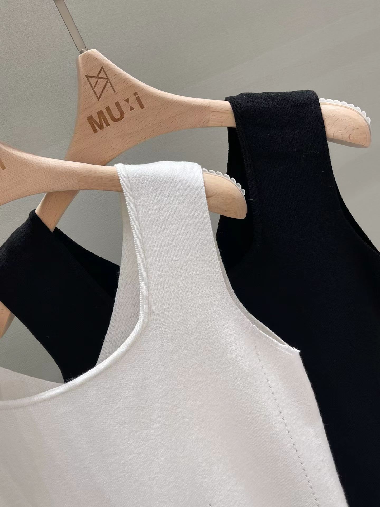 MU2613 Maison sleeveless