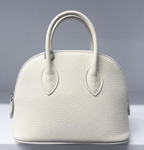 RN260416-K205-PJ1C-TOGO頭層牛皮-18cm(W)*8cm(D)*13cm(H)-奶昔白-貝殼包(手拎/斜揹) 送 絲巾*1條(款式隨機)