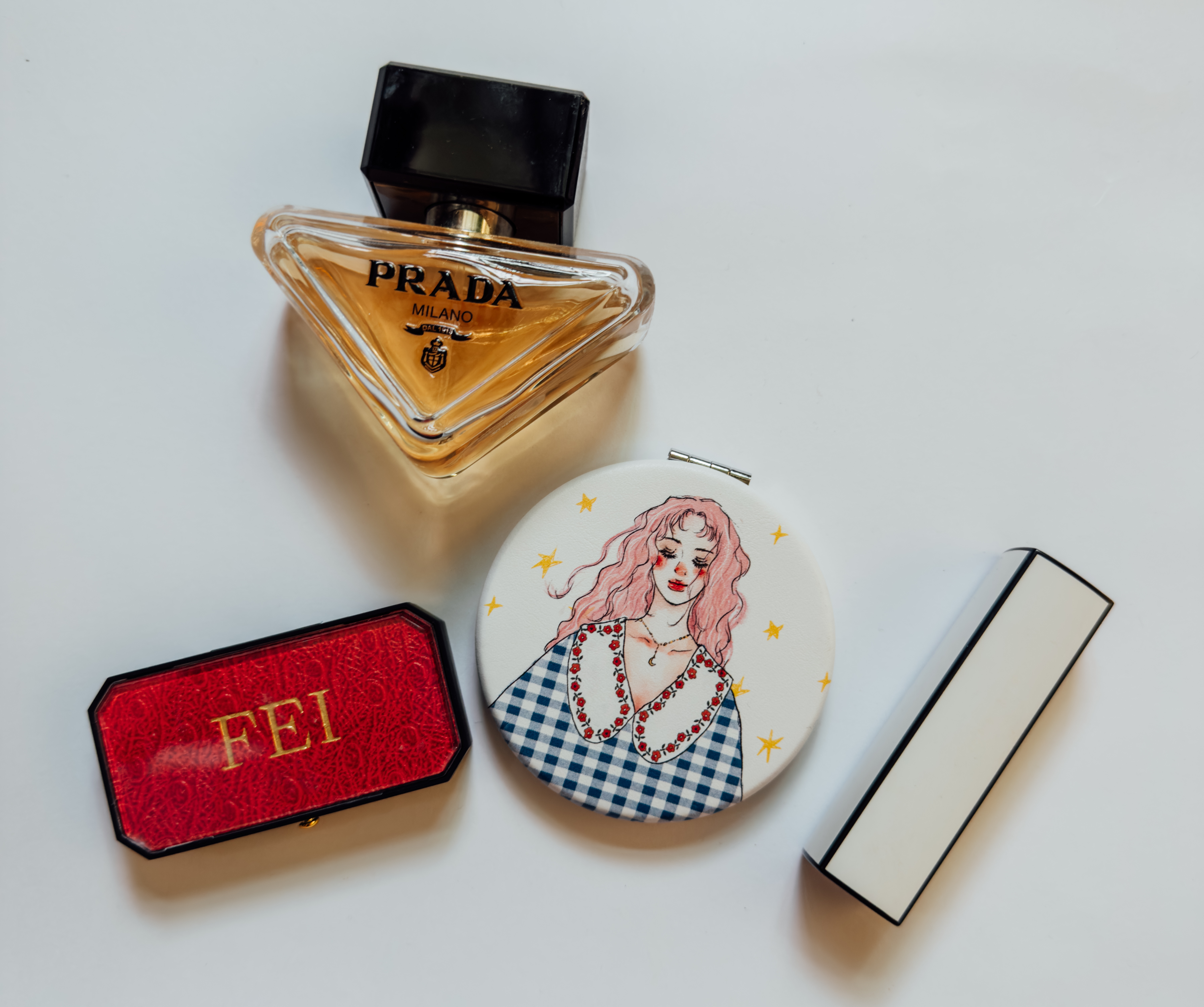 時髦女孩 隨身皮革小圓鏡｜甜蜜生活