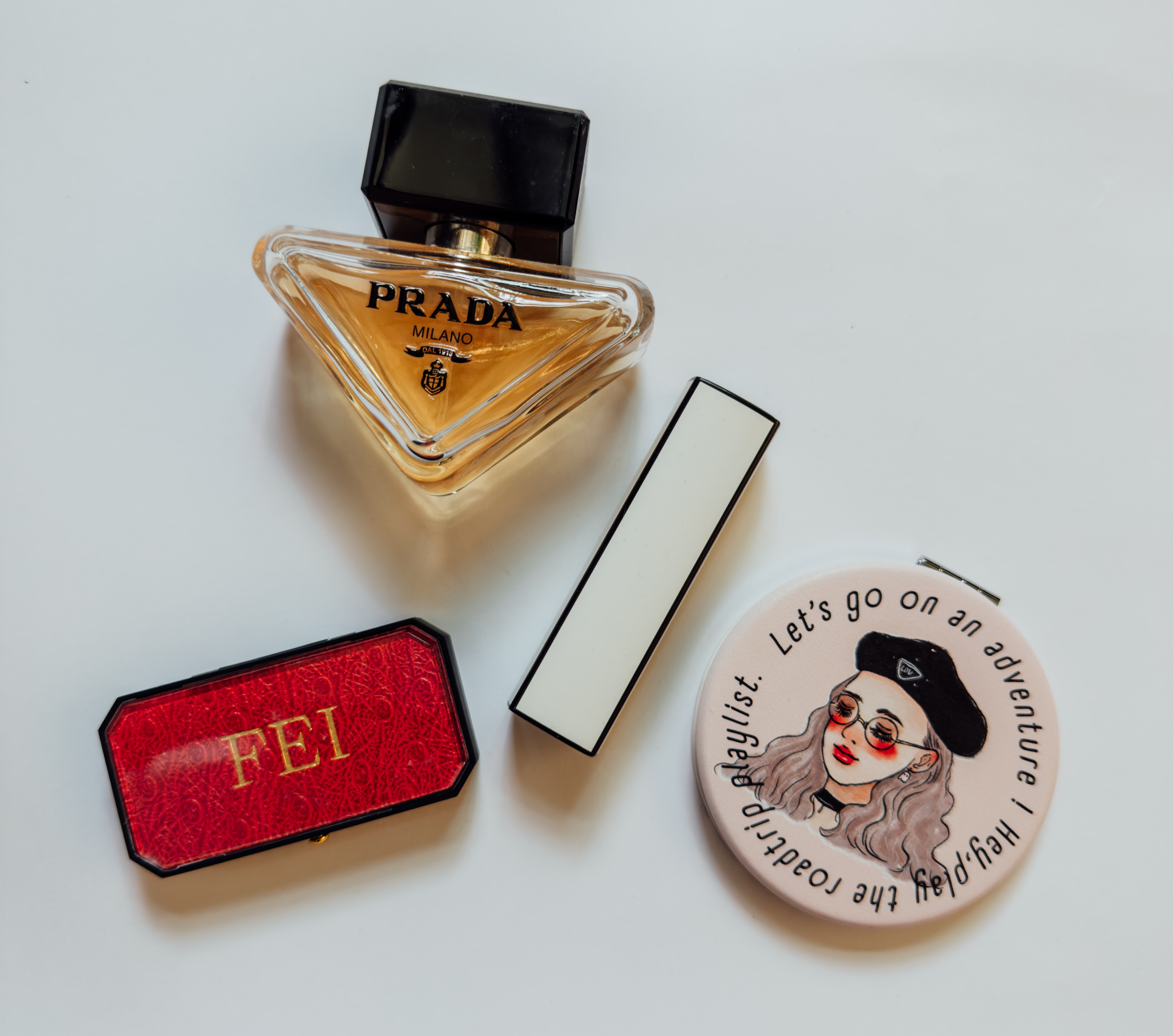 時髦女孩 隨身皮革小圓鏡｜甜蜜生活