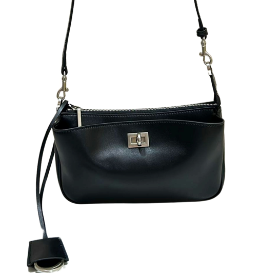 RN260416-K170-PM55B-牛皮-23cm(W)*5.5cm(D)*14cm-黑色銀扣-腋下包 送 絲巾*1條(款式隨機)