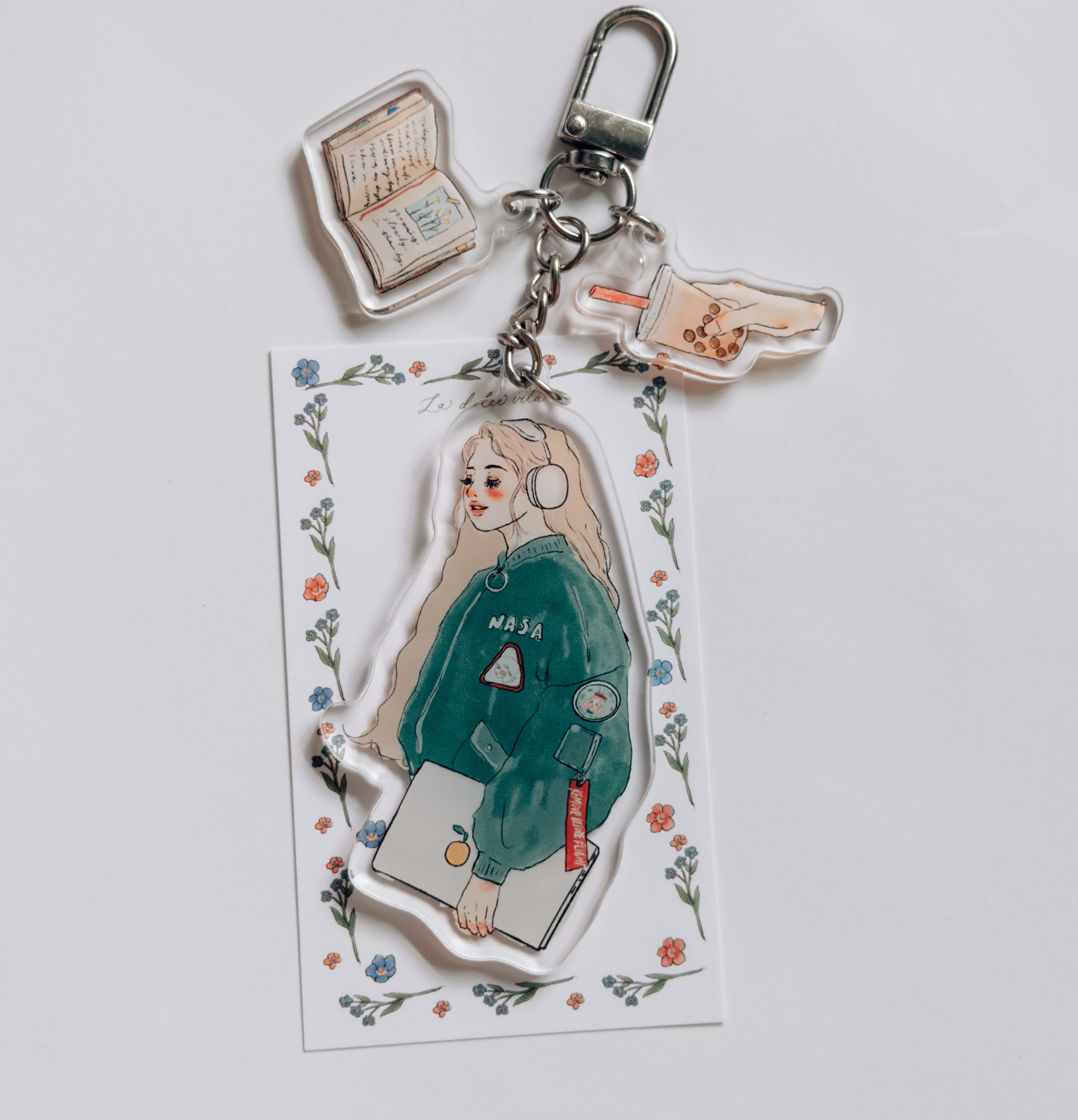 音樂女孩 書與珍珠奶茶 串串壓克力吊飾｜甜蜜生活