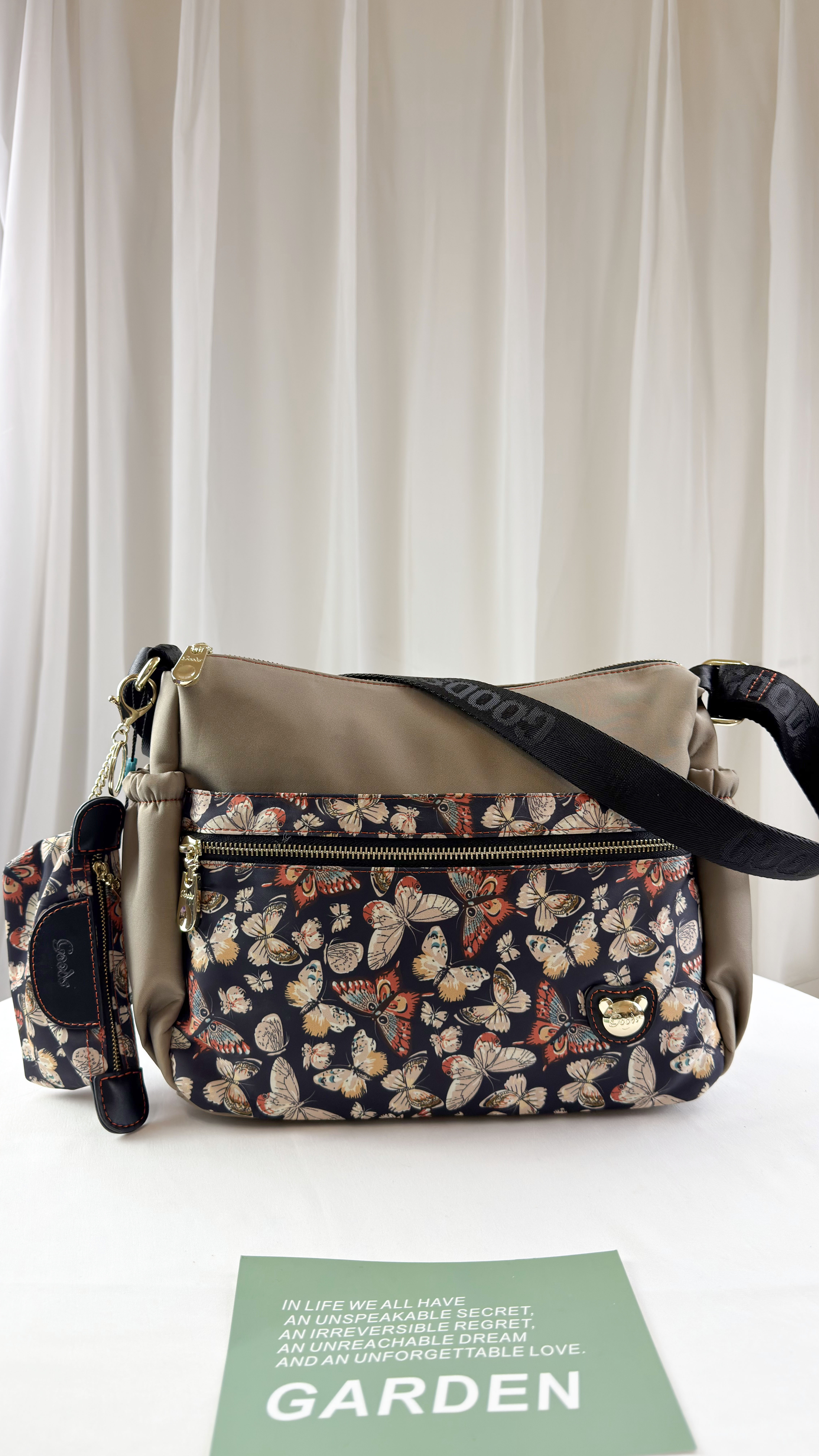 GOODS 奶茶花拼色防潑水側背包  #2860