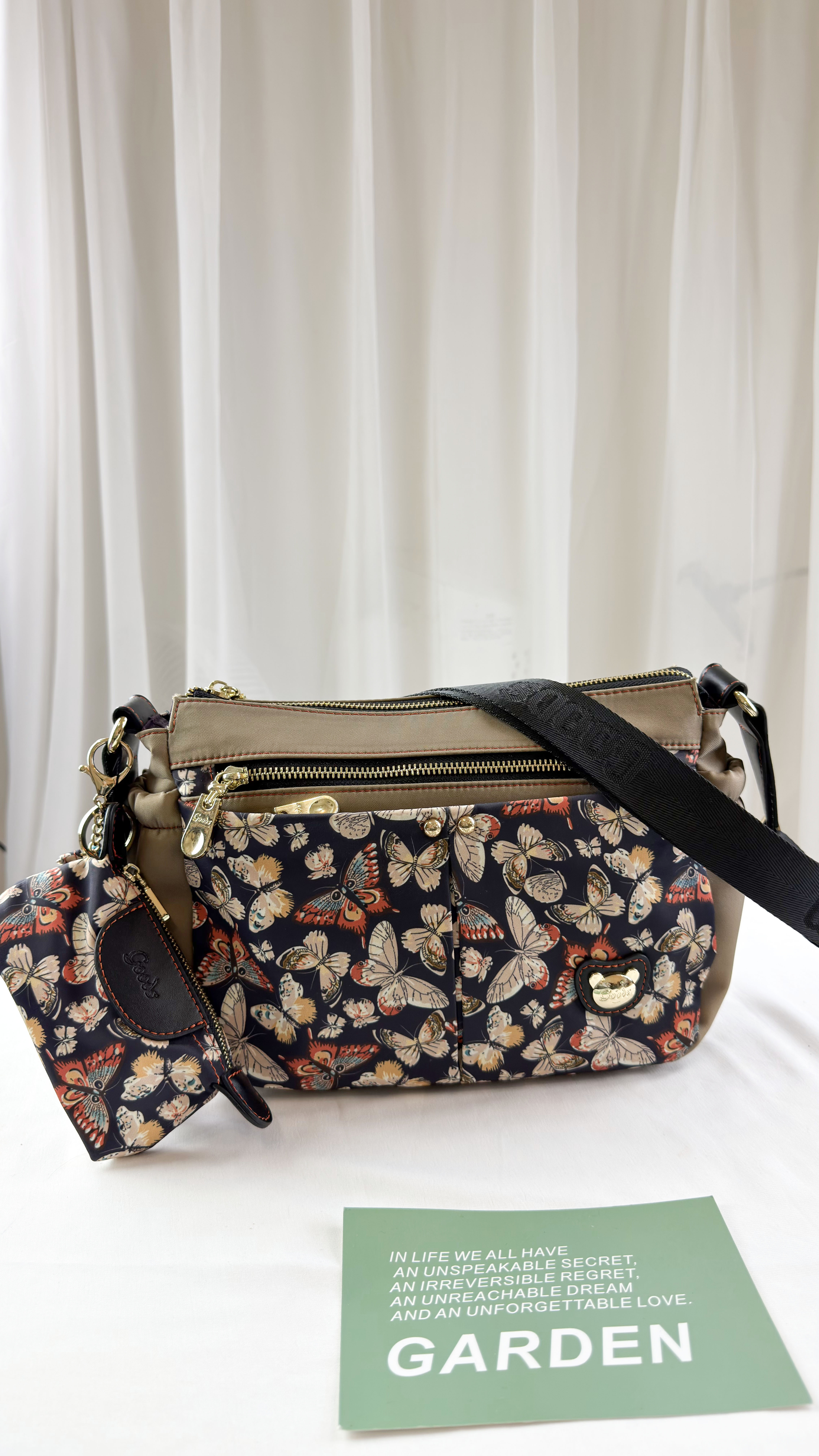 GOODS 奶茶花拼色防潑水側背包 #2806